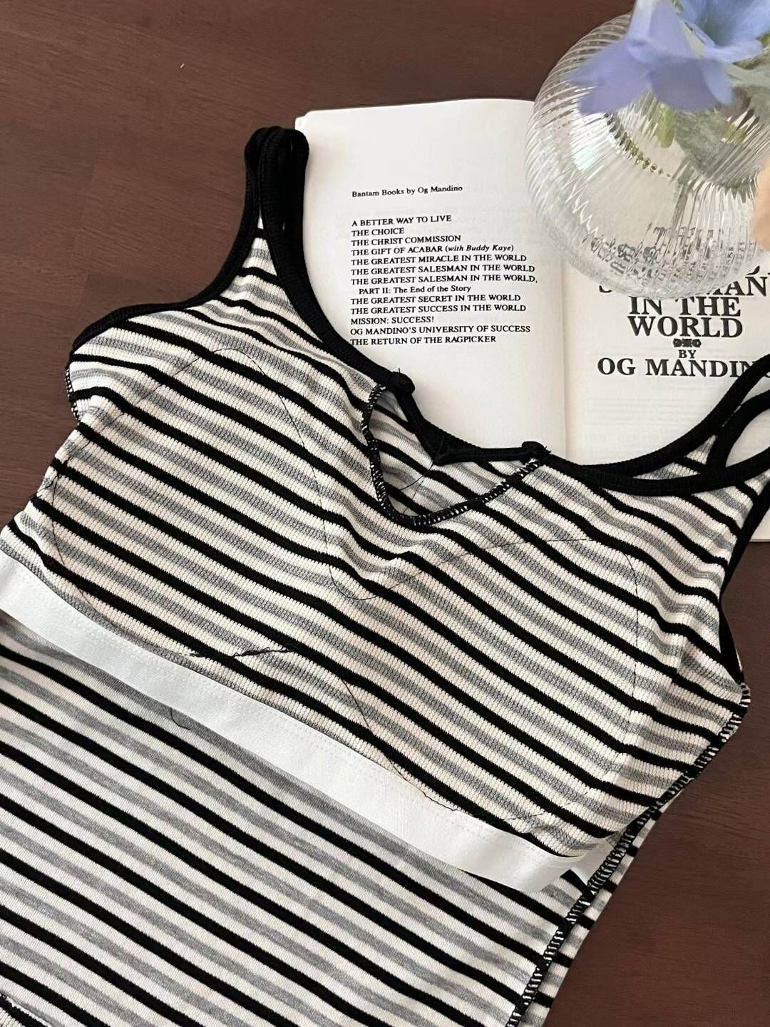 VA6104 莫代爾胸墊條紋鈕扣背心