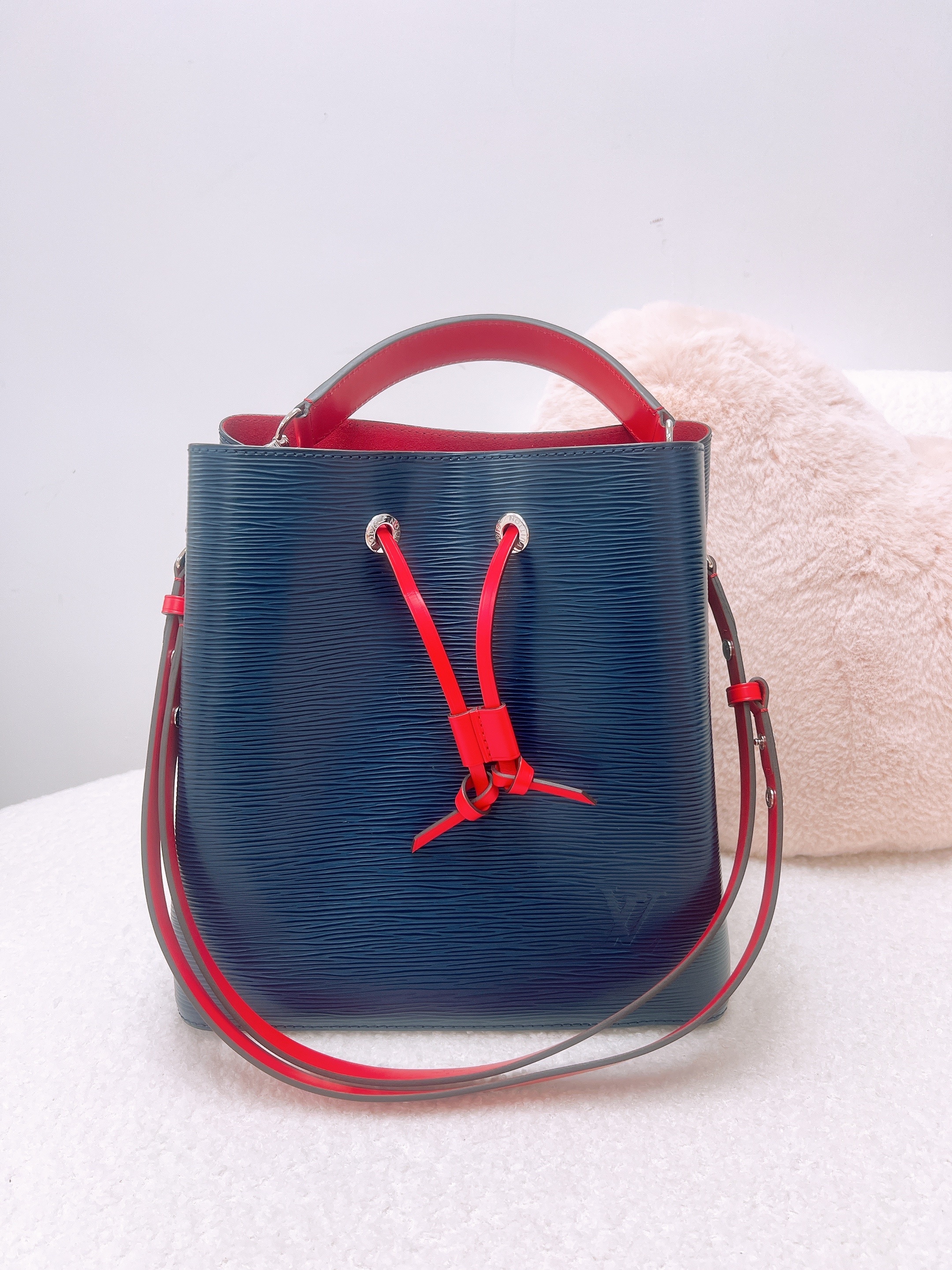 Lv noe epi bucket MM navy