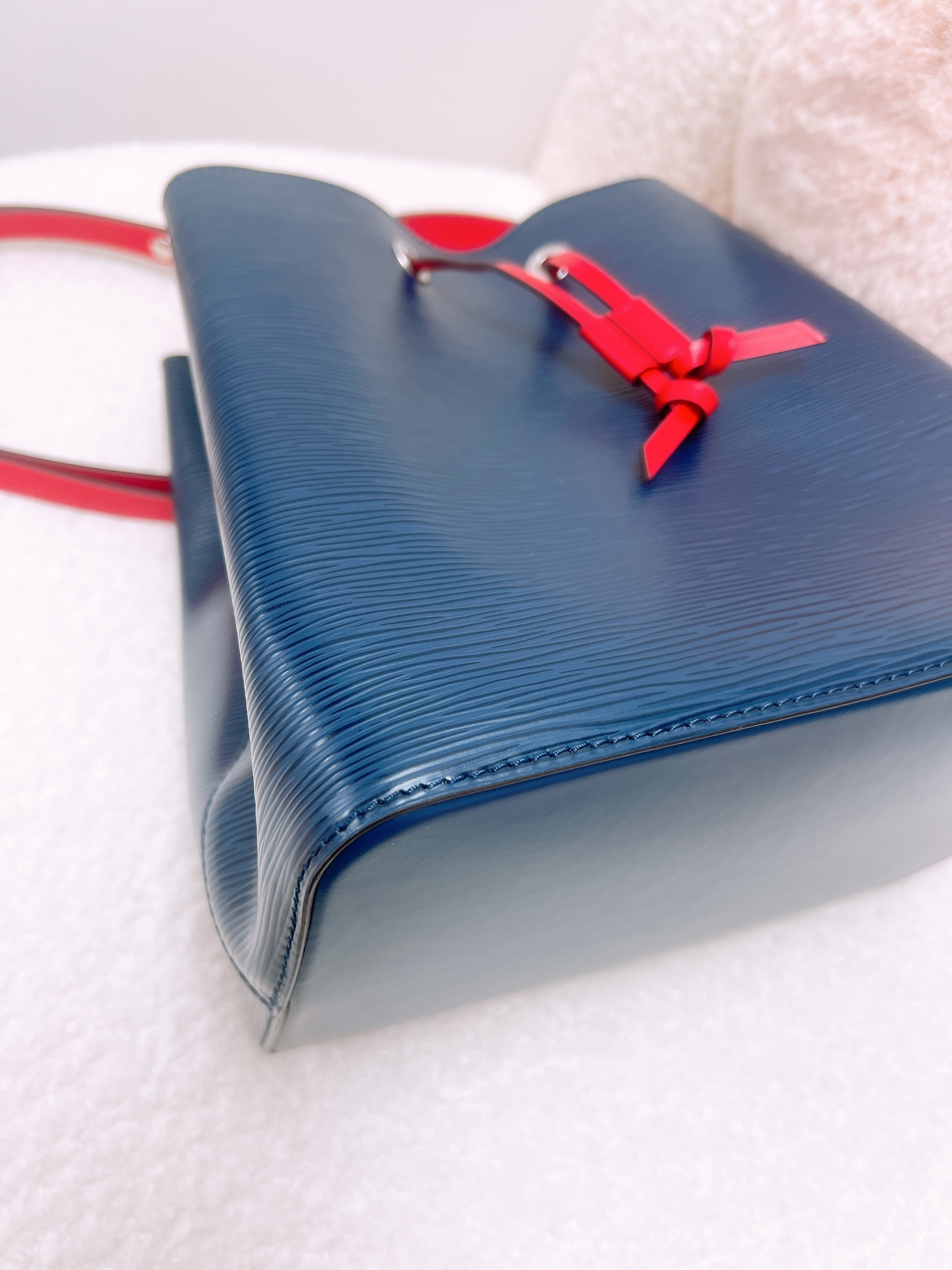 Lv noe epi bucket MM navy