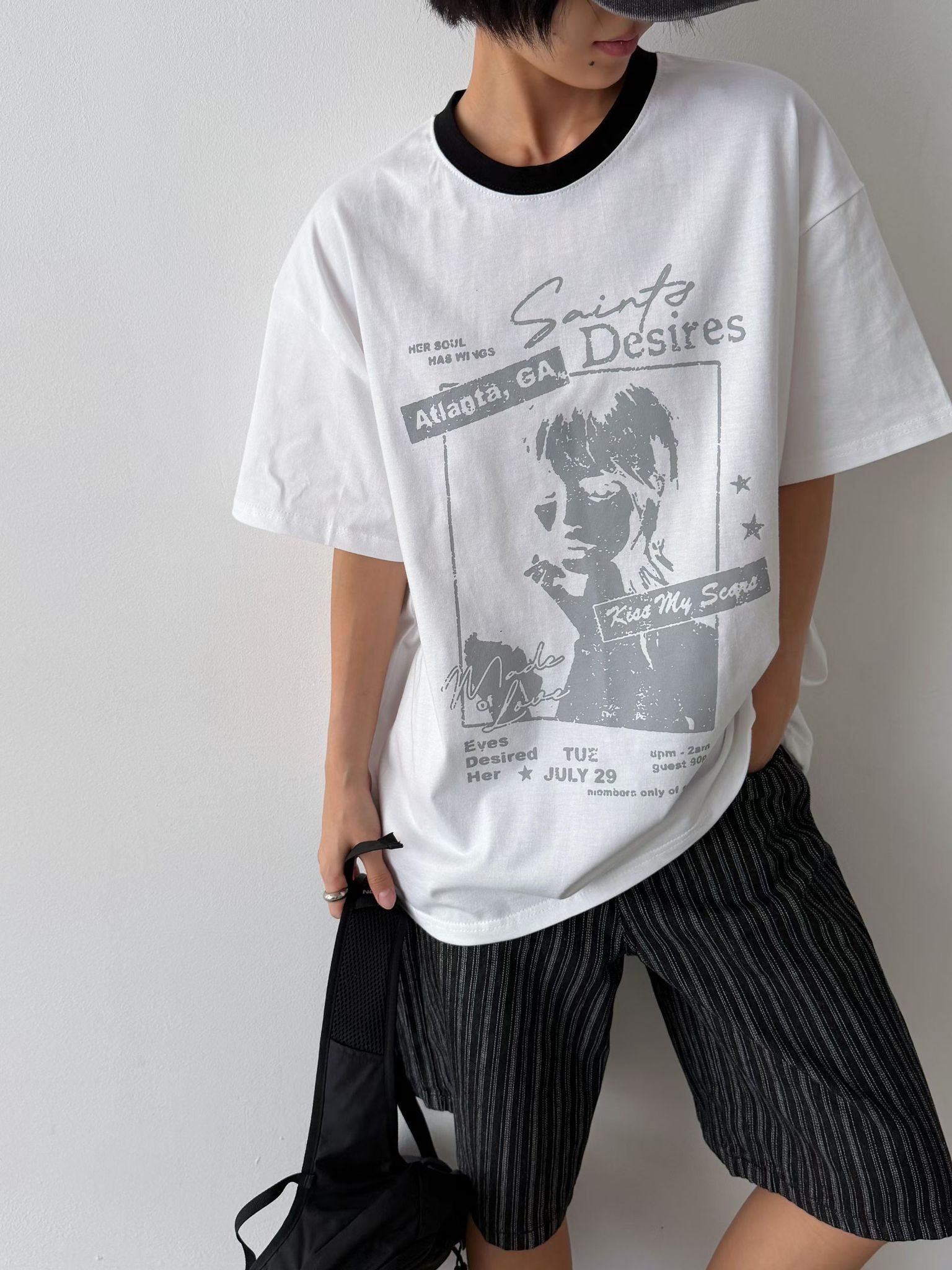 英文字圖案短袖Tee AWAVE-010T