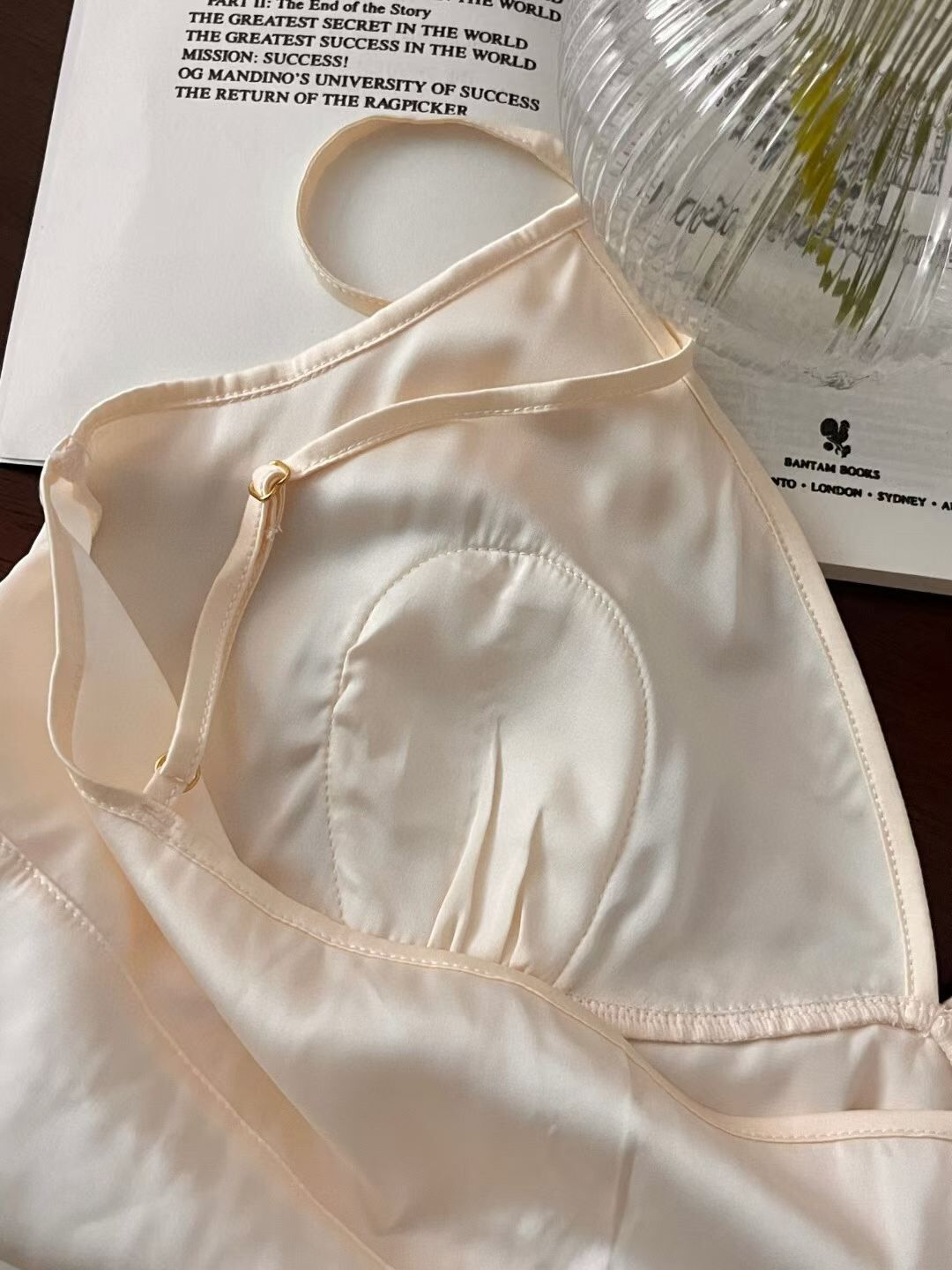 VA6118 荷葉花邊吊帶睡衣