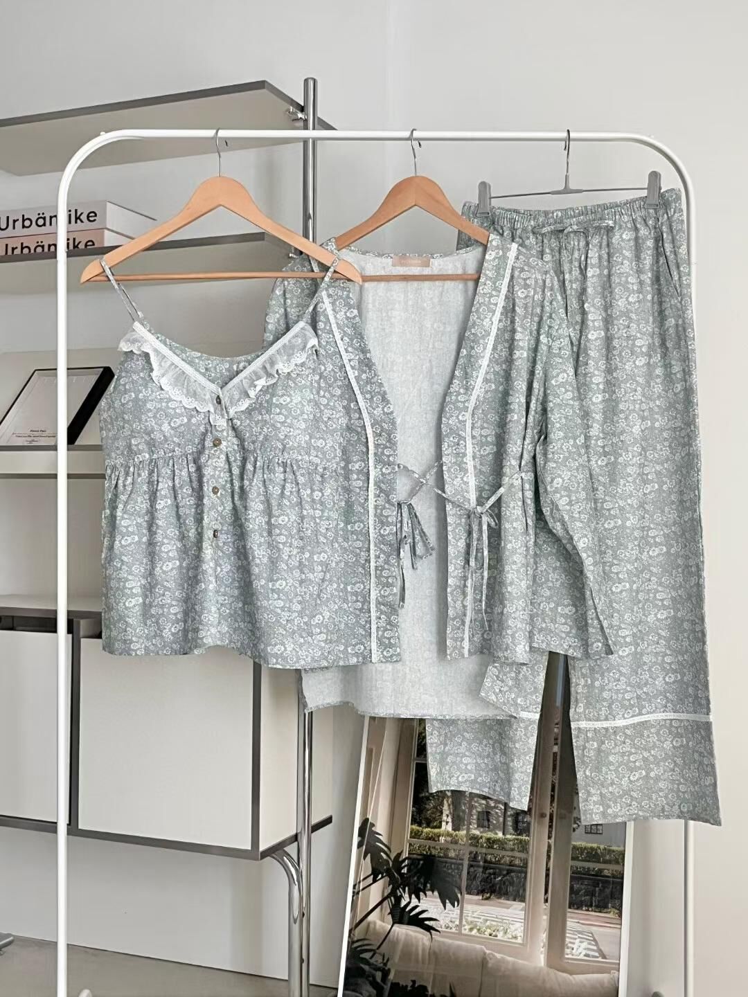 VA6127 雛菊灰底三件裝睡衣