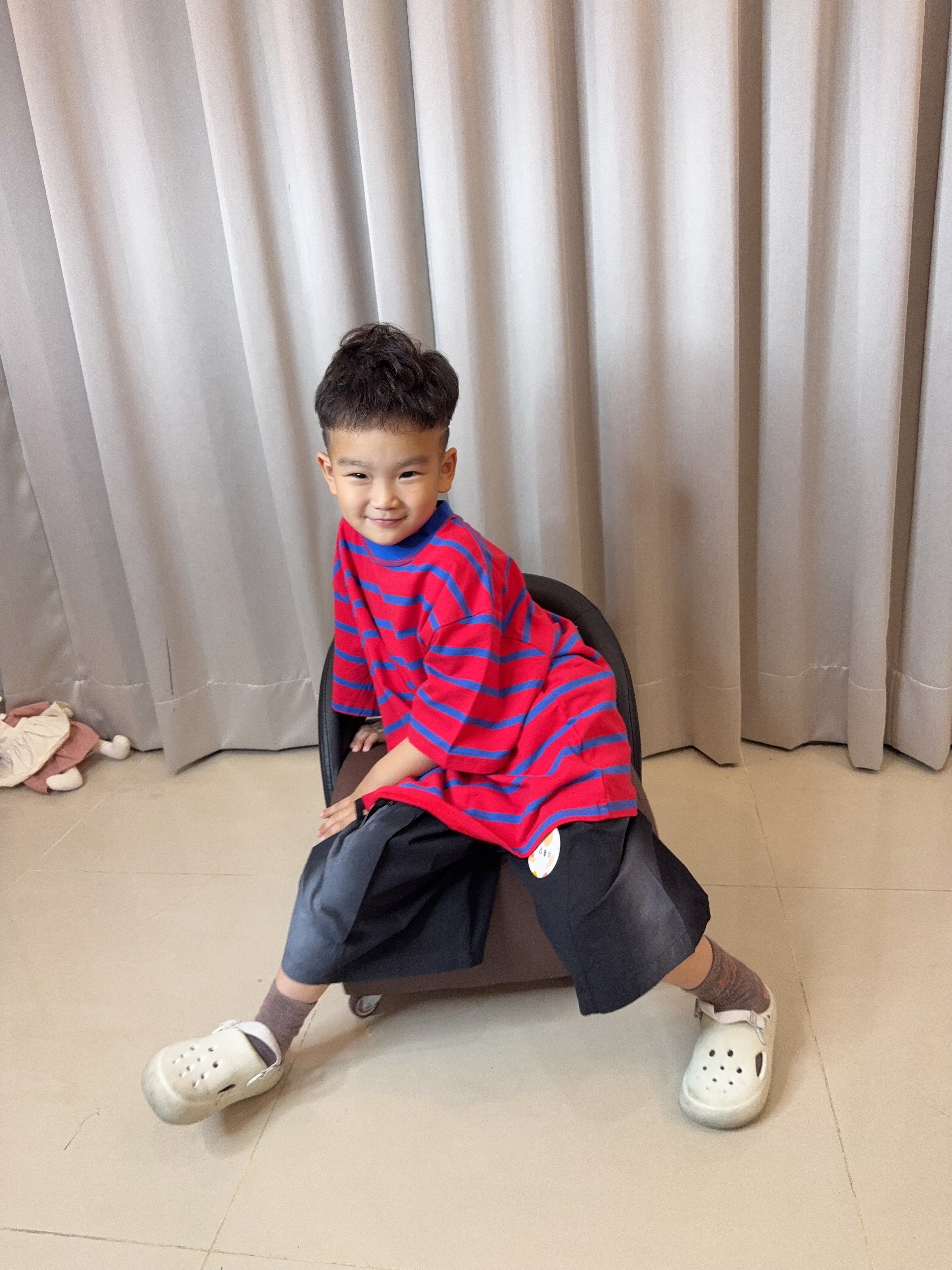 中大童條紋布標踢恤