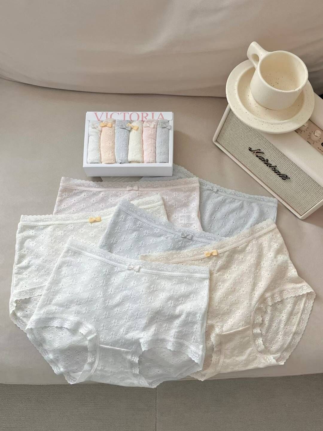 VA6166 暗花雛菊中腰內褲套裝