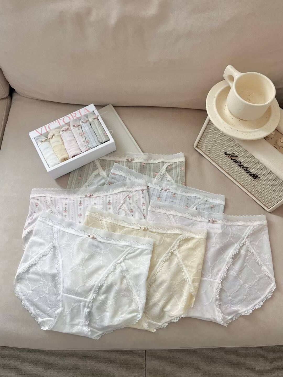 VA6167 蝴蝶結和碎花中腰內褲套裝