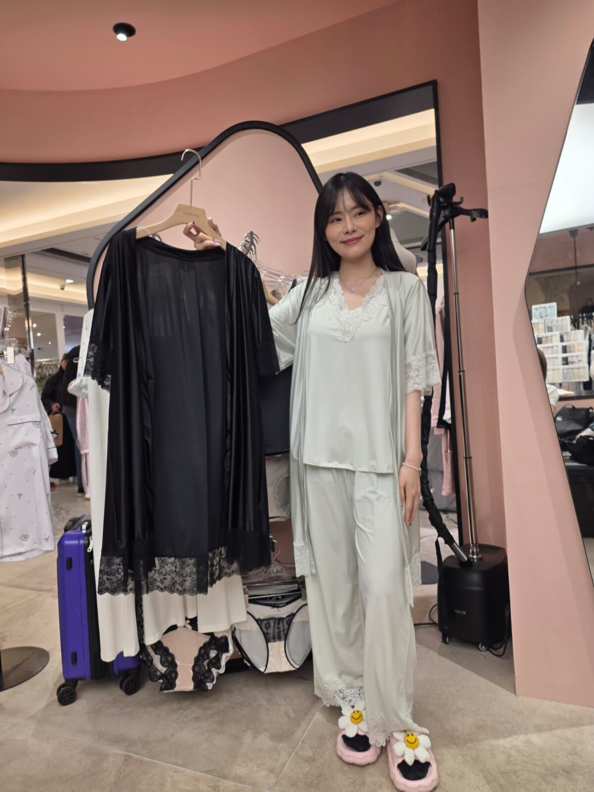 VA6177 醋酸中袖睡袍