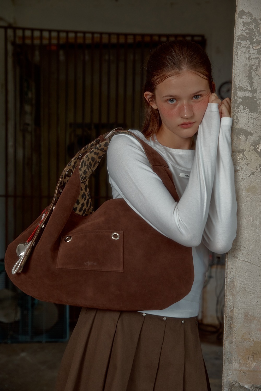 LETERIE｜*官網7折* 韓國雙面反轉手袋 UCKLE REVERSIBLE SHOULDER BAG - SUEDE BROWN 麂皮/豹紋