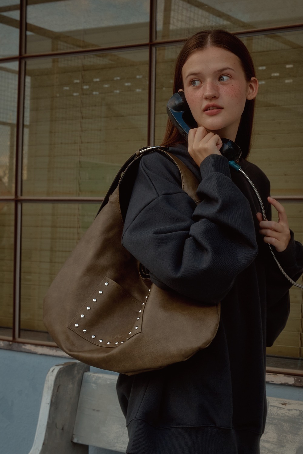 LETERIE｜*官網7折* 韓國雙面反轉手袋 UCKLE REVERSIBLE SHOULDER BAG - STUD MOKA 窩釘/豹紋