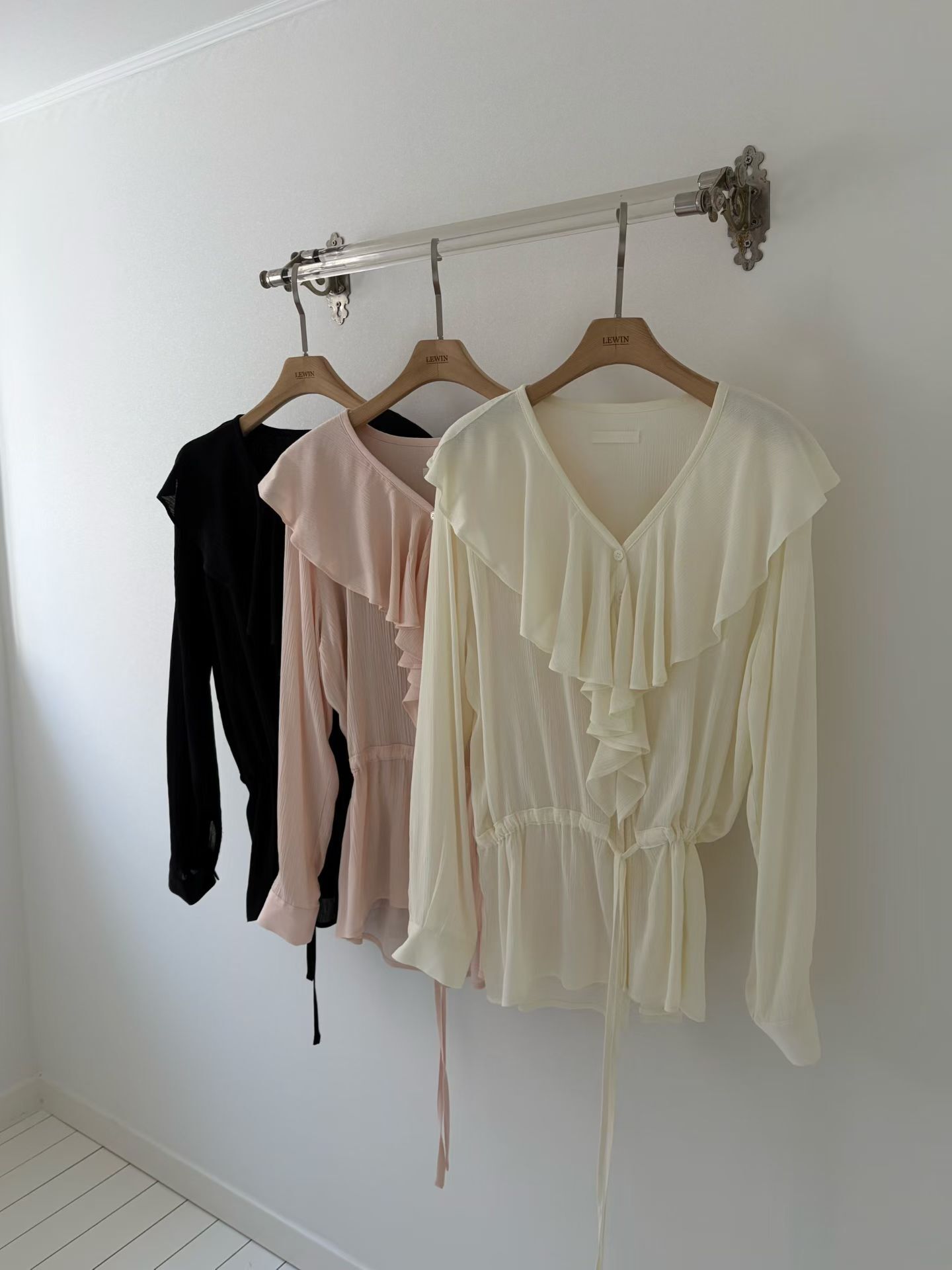 LW6117 人造絲荷葉浪漫上衣 *優惠碼不適用*