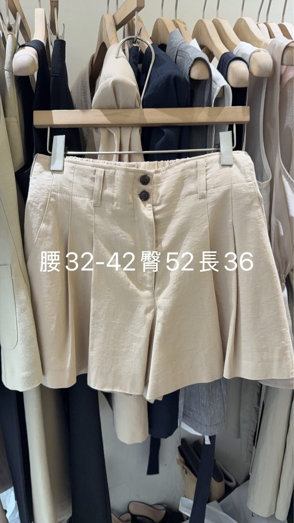 WJ6107 薄款打摺短裙褲