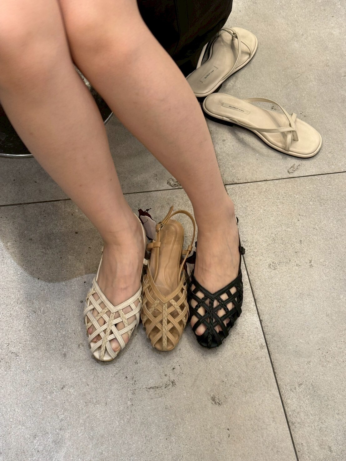 SH6112 編織V口真皮平底鞋 *買大一碼*