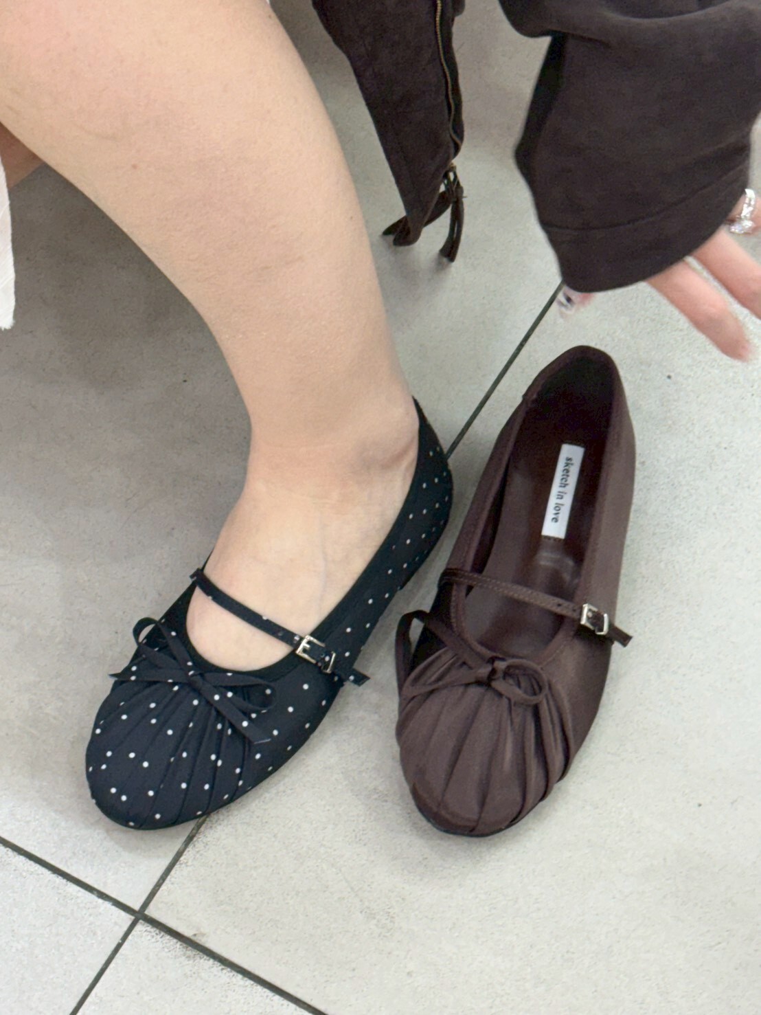 SH6126 緞面打摺娃娃鞋 *買大一碼*