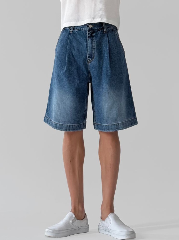 Single-pleat Bermuda Denim Shorts