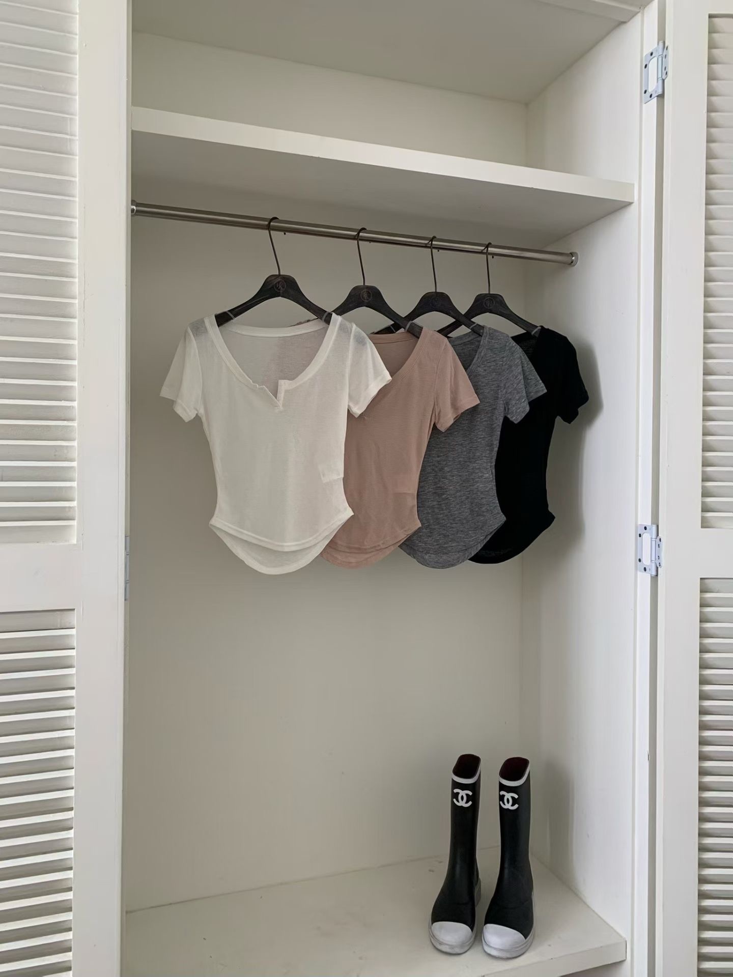 🇰🇷(預購)#AP36 鬆弛感側抓皺Ｕ領上衣(白/灰/杏/黑)