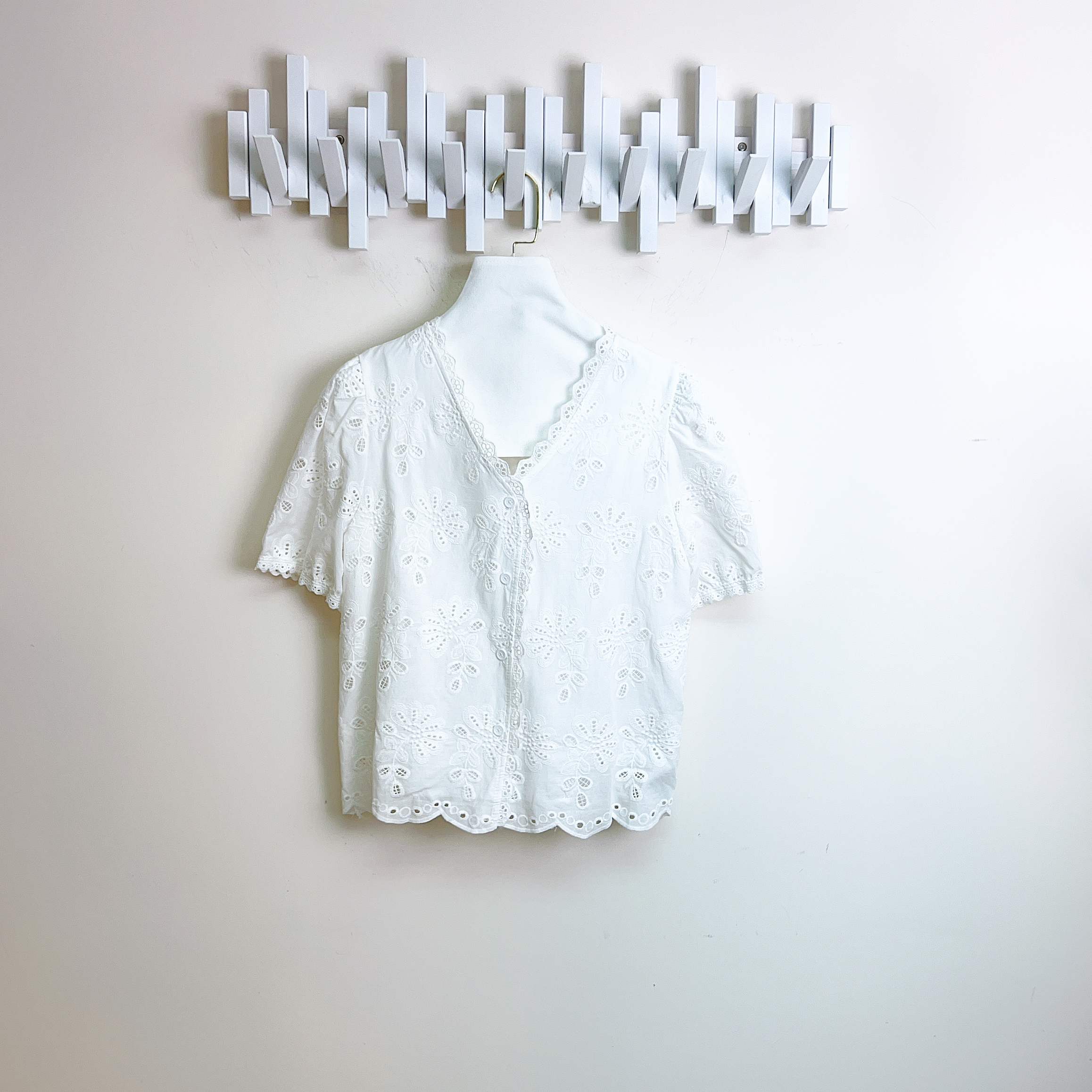 刺繡通花棉麻上衣 ( 胸L:38 / XL:40 ) 2043 #0105clo