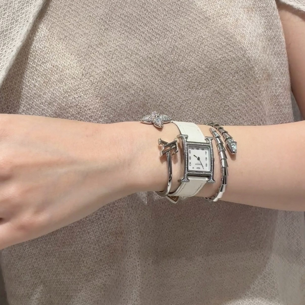 18k”Monogram白金滿鑽老花字母開口手鐲/高奢定製