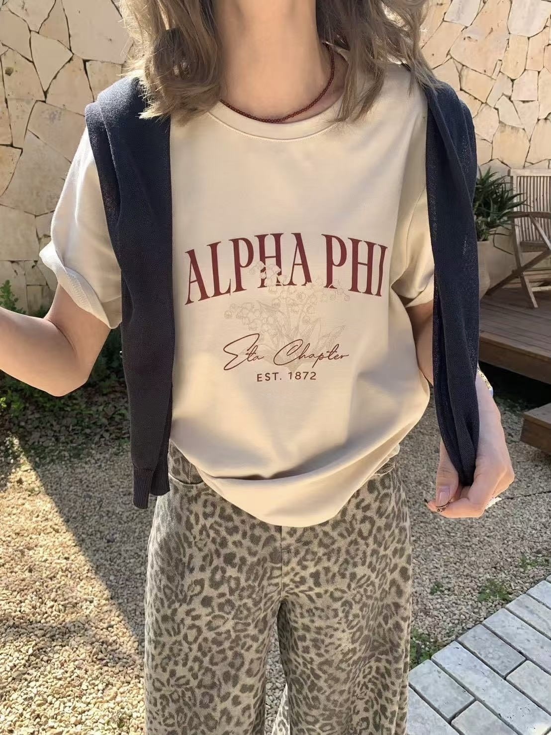 802 手繪感花朵短T