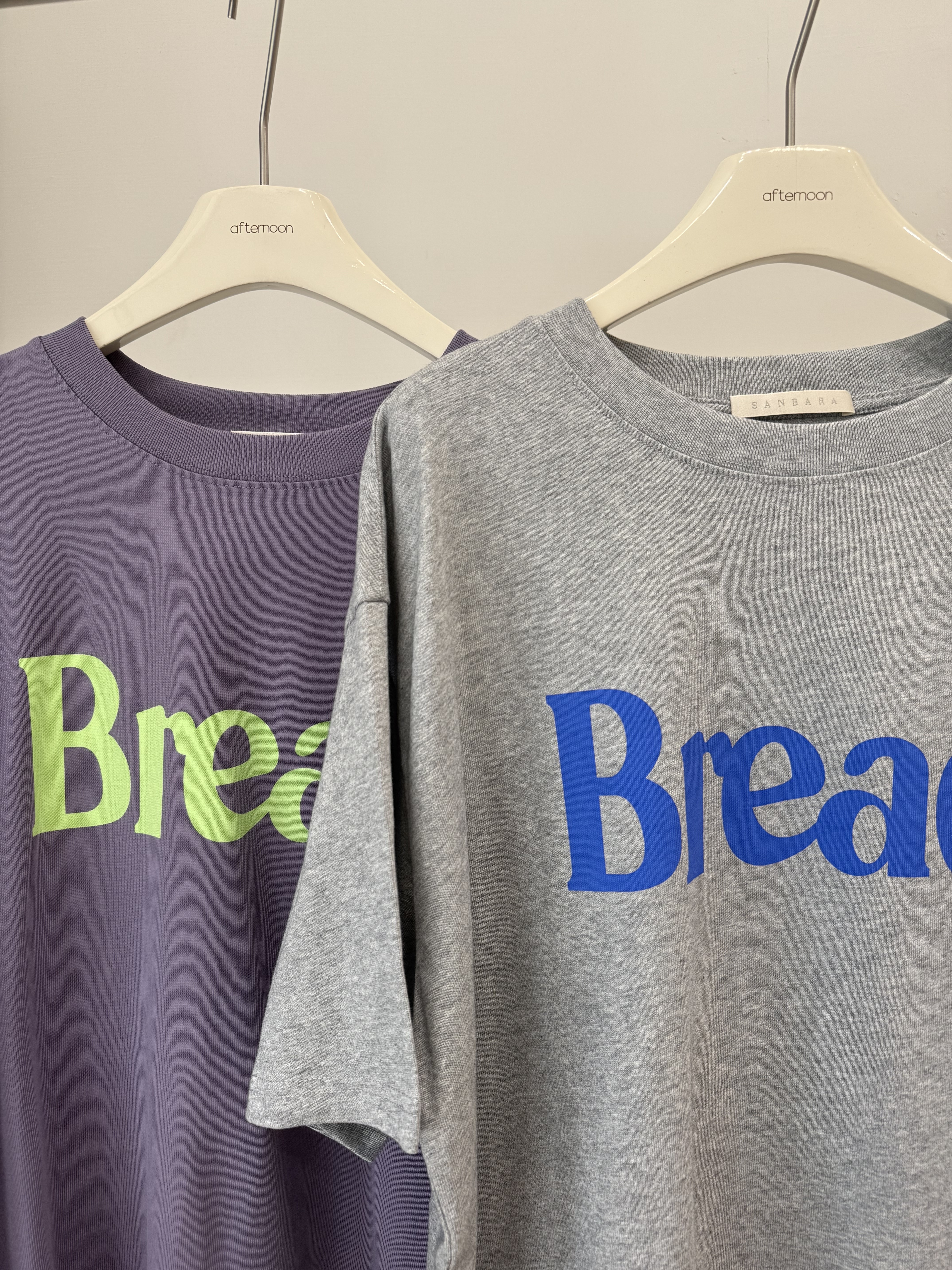 861 麵包字母撞色大T