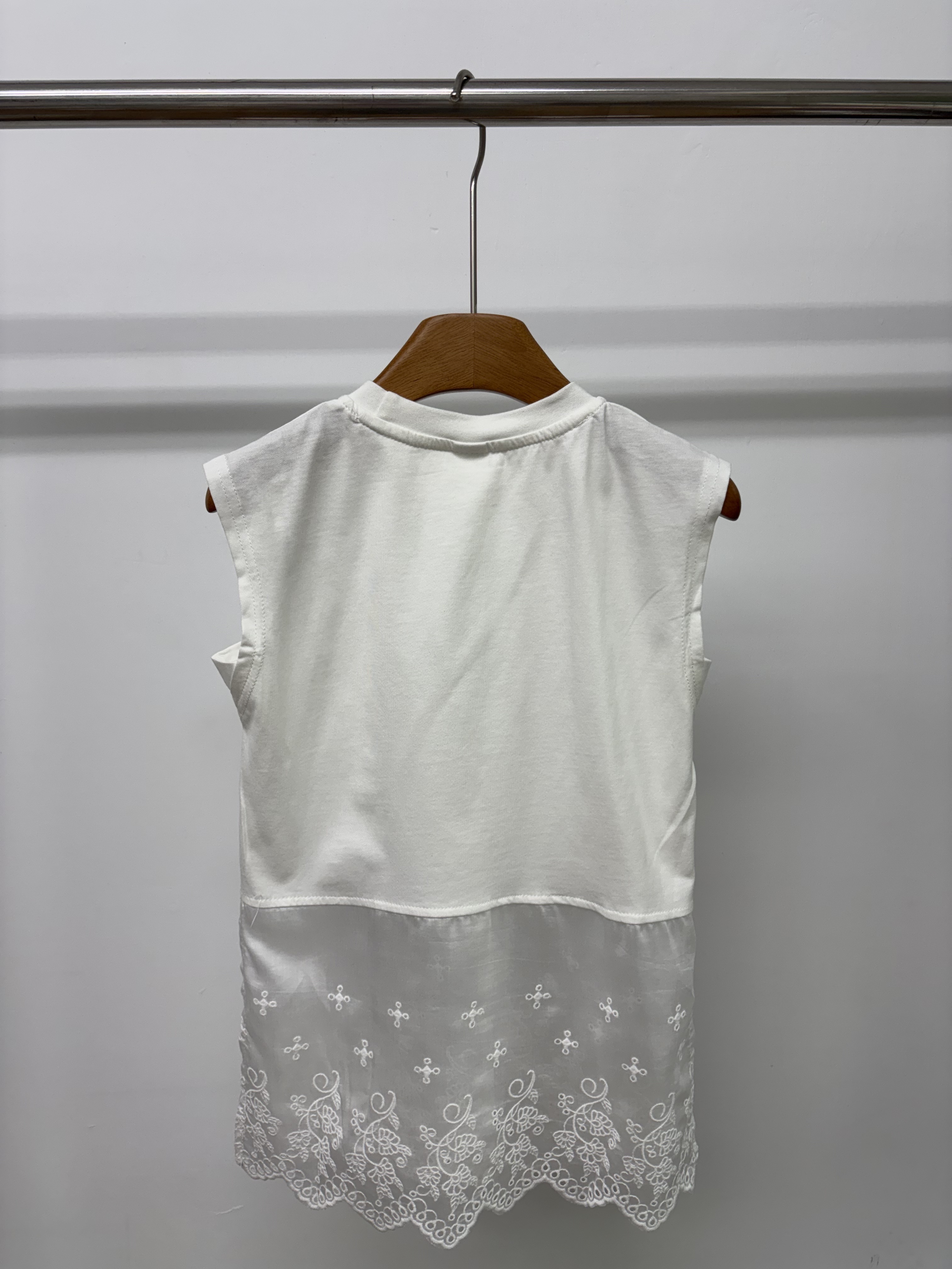 A05035下擺蕾絲長版上衣