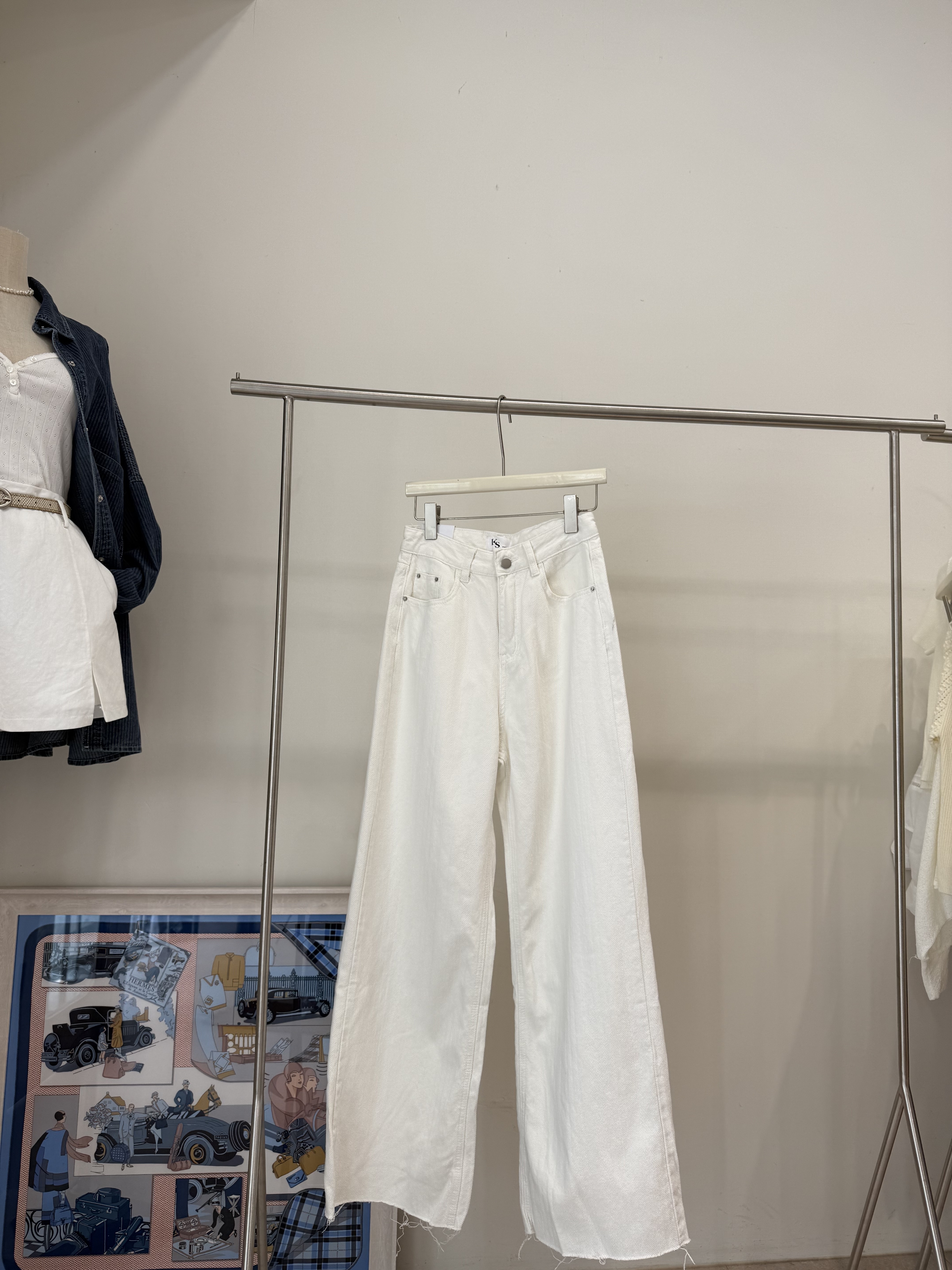 9050 褲擺不修邊白色直筒牛仔褲