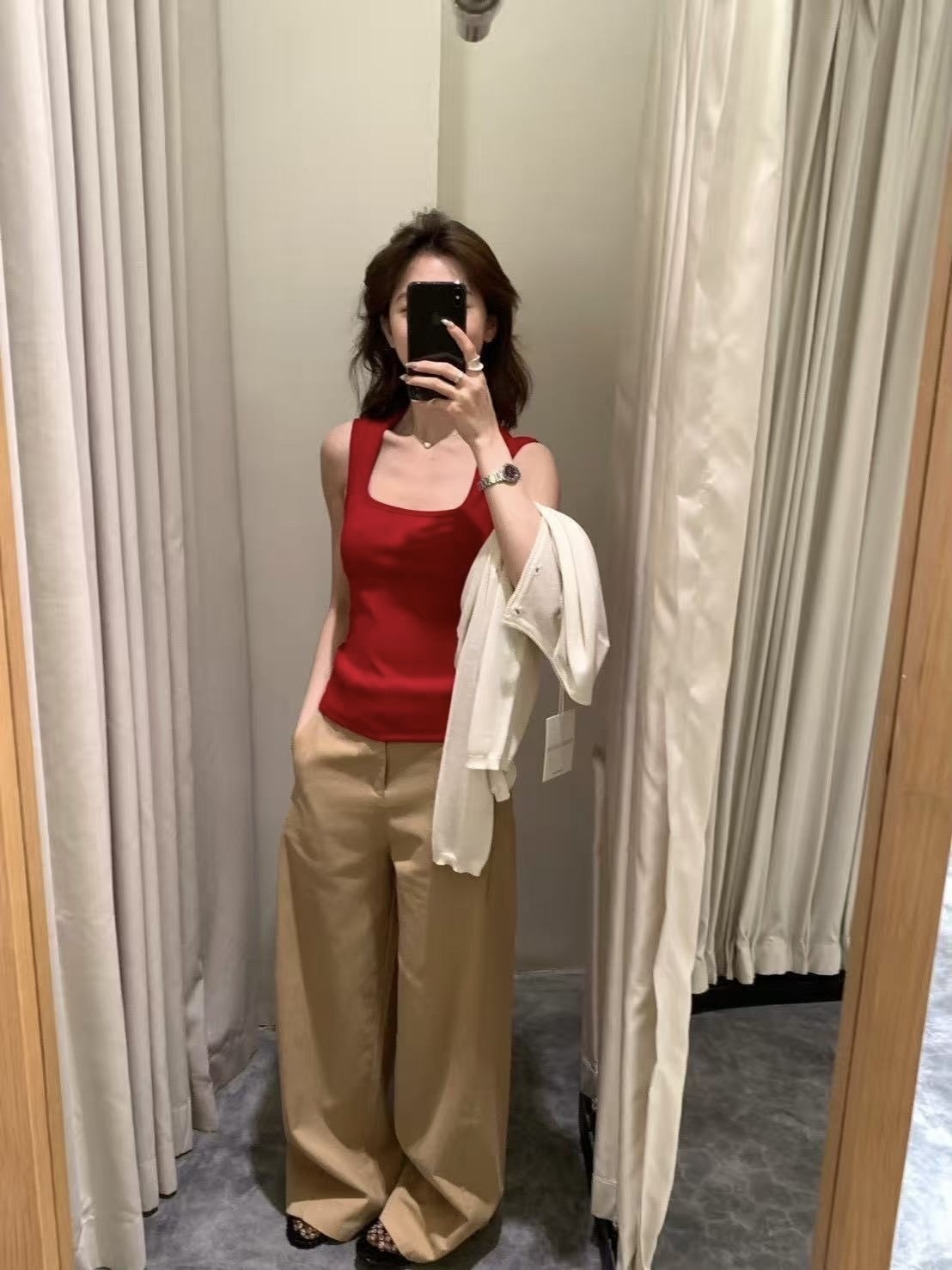 803 簡約百搭顯瘦大U領背心