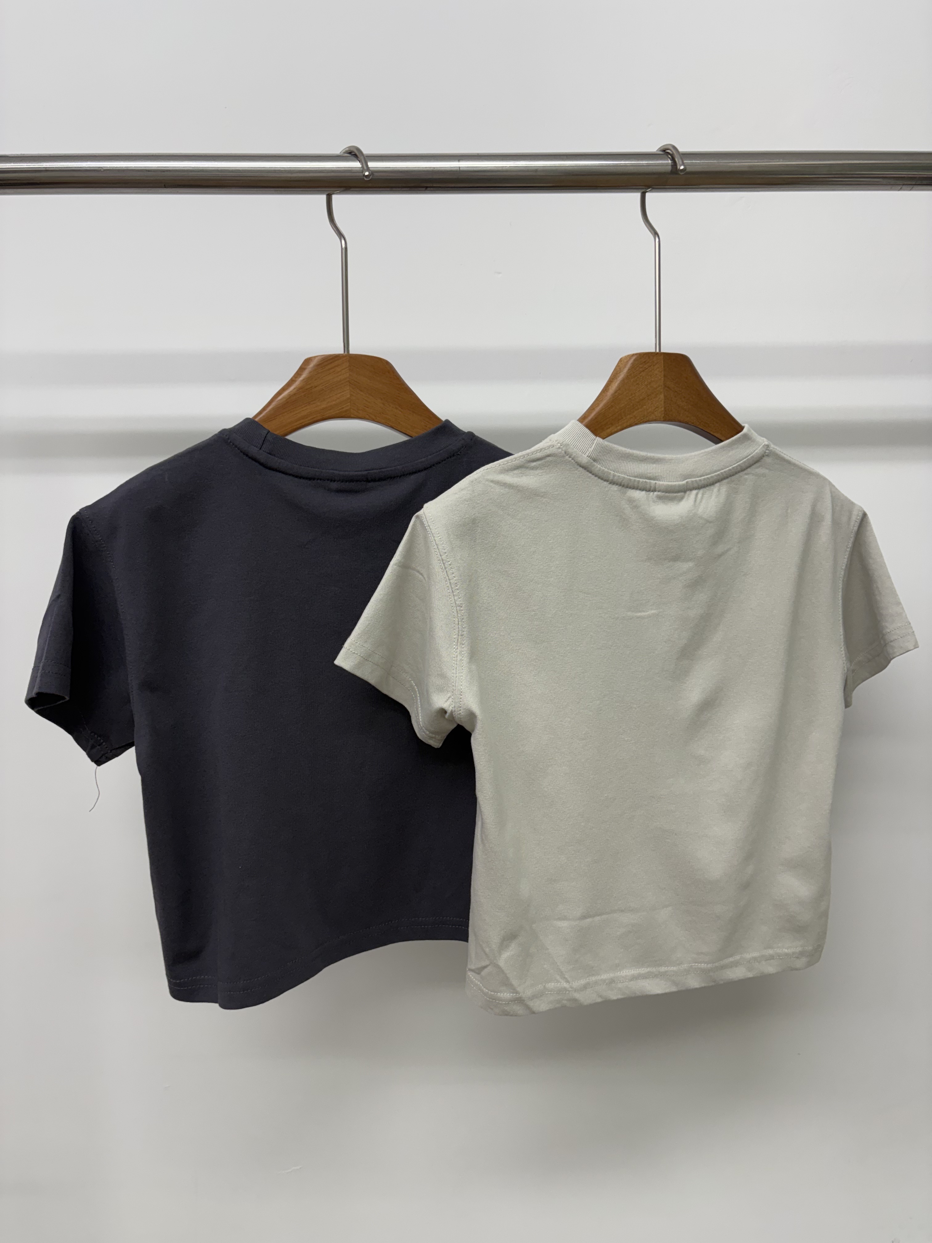 A05045垂直刺繡上衣