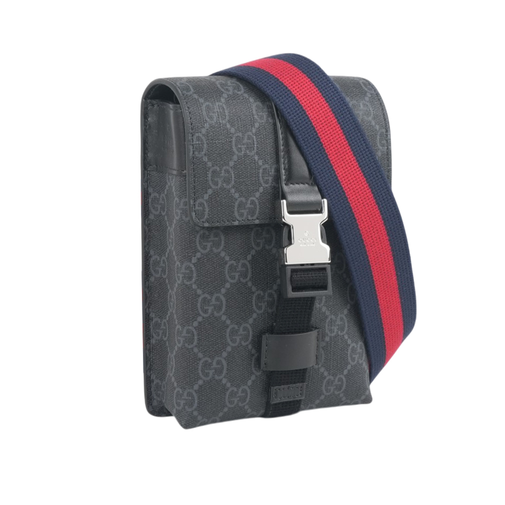 【GUCCI】GG Supreme 塗層帆布釦式迷你斜背包(黑灰色)