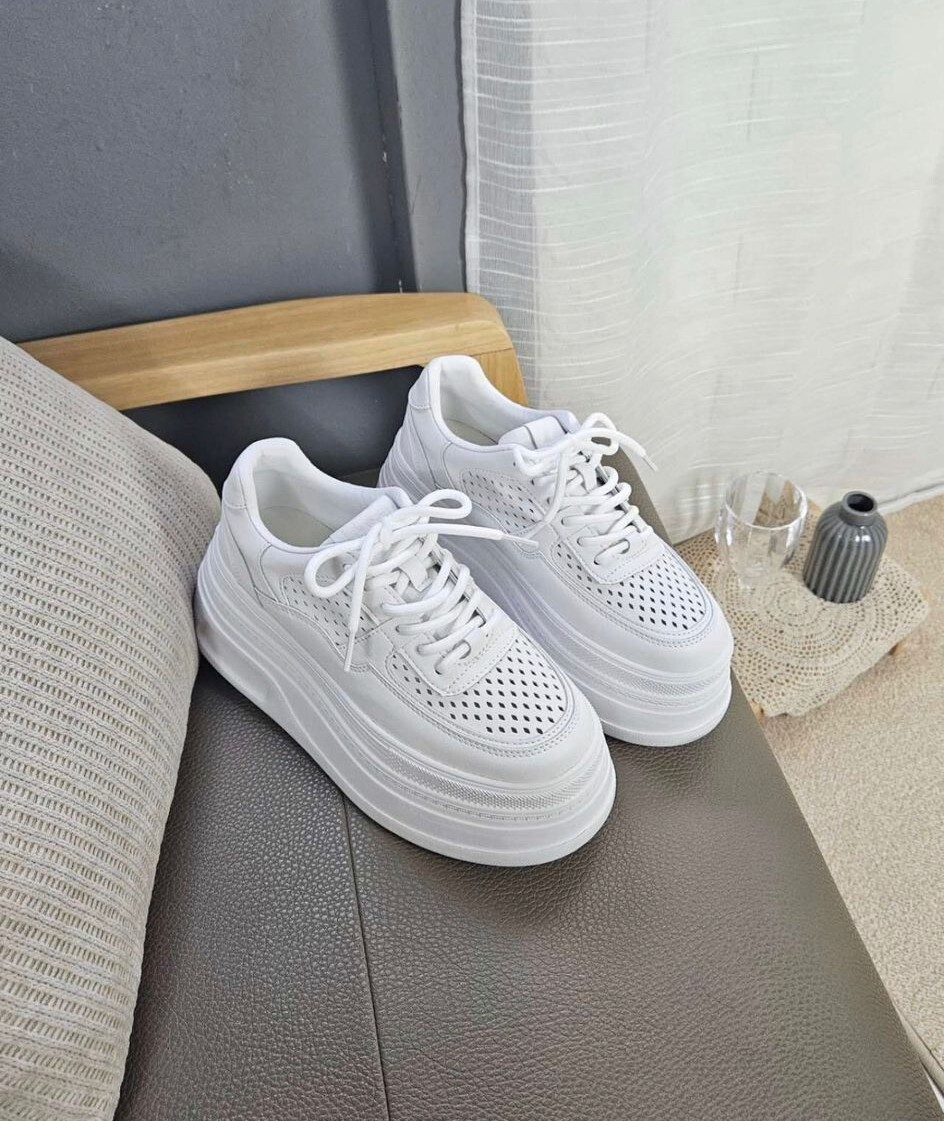 KS03 #877   厚底鞋 偏細  7cm 高  牛皮  SIZE:225-250 $549 (一口價)