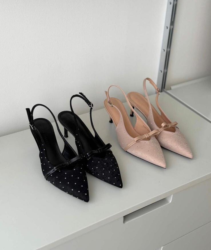 MM16 #6926  偏細 高6CM PU料 SIZE:225-250 $479 (一口價)