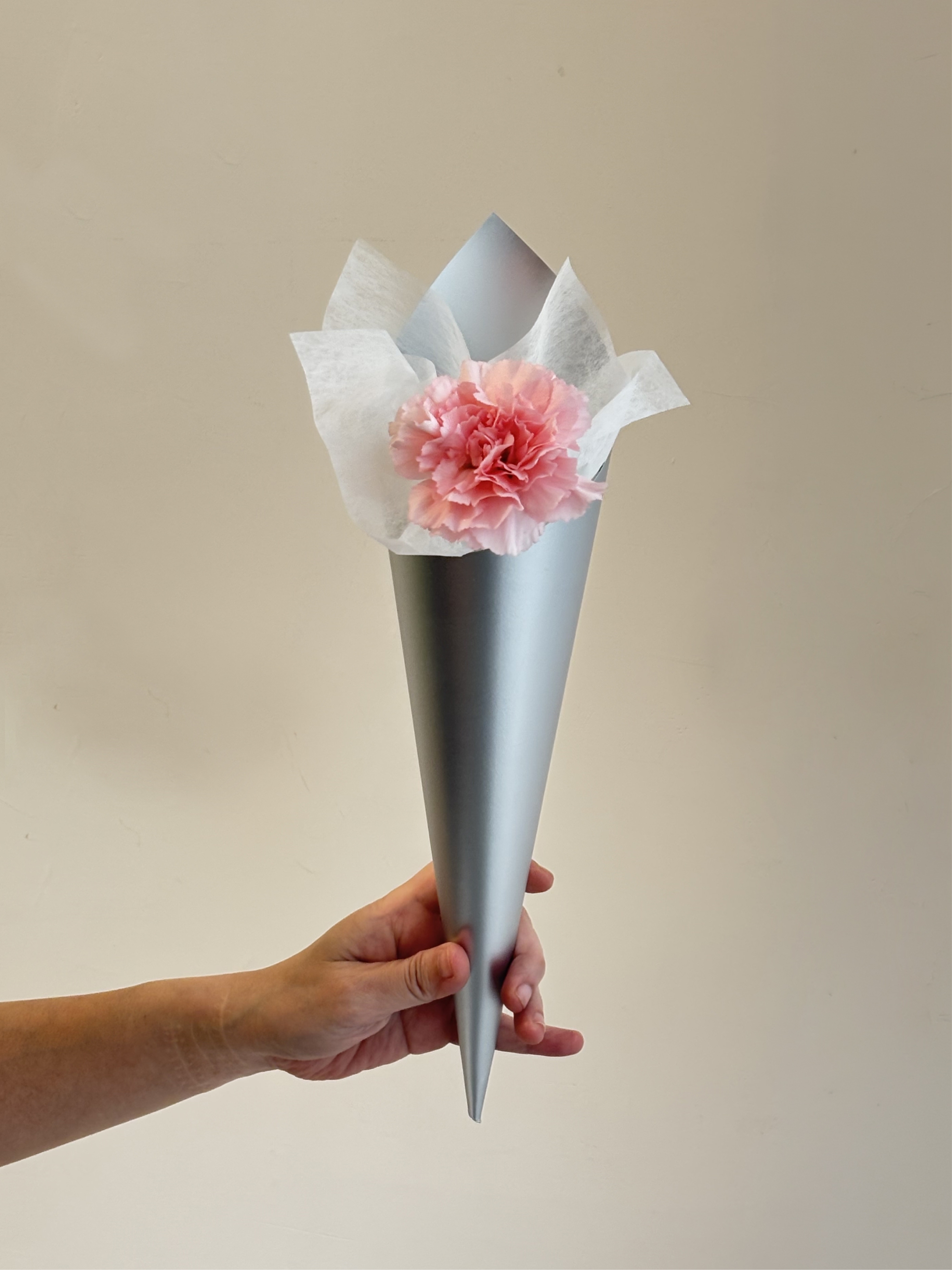 Single Carnation Rolled Flower
