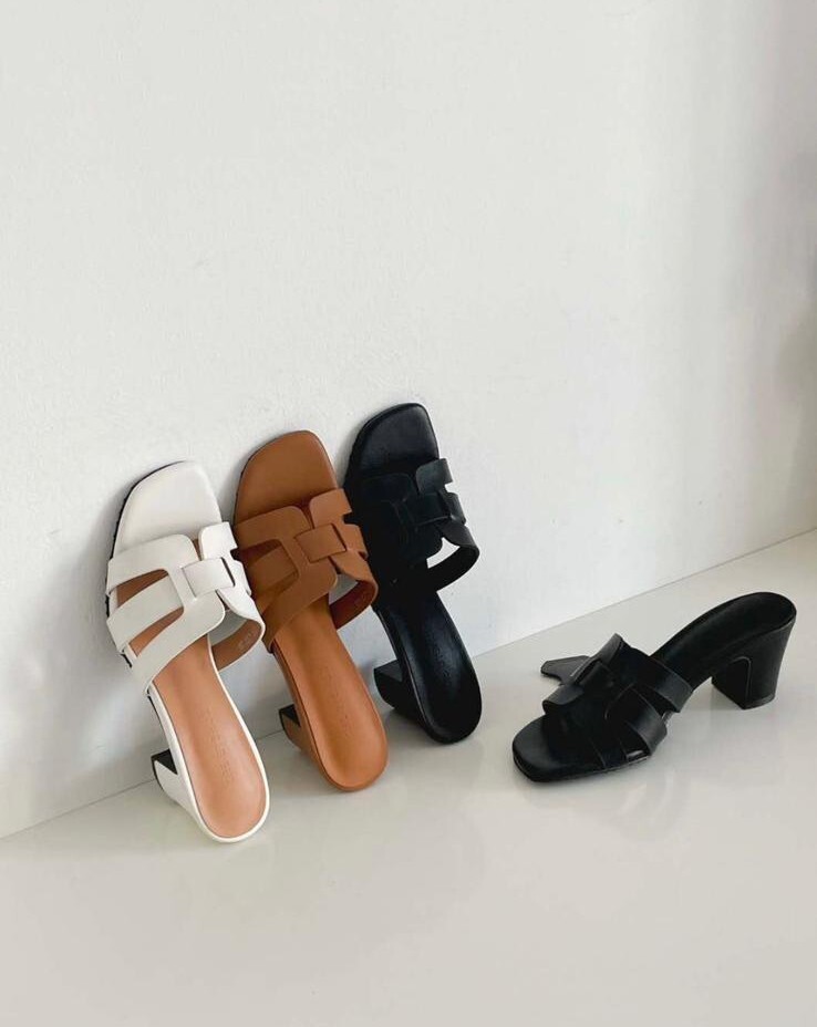 AZ23 #013 (leather)  偏細 高 6cm 牛皮 SIZE:225-250 $499 (一口價)