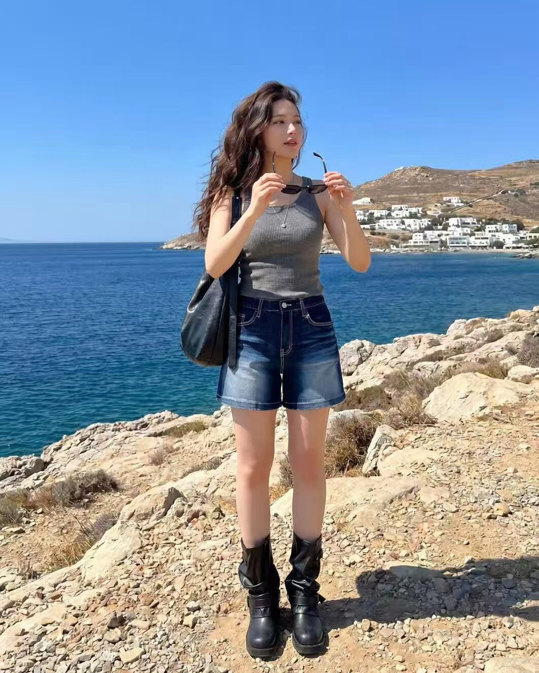 HL3081  設計貓鬚洗水深藍牛仔短褲