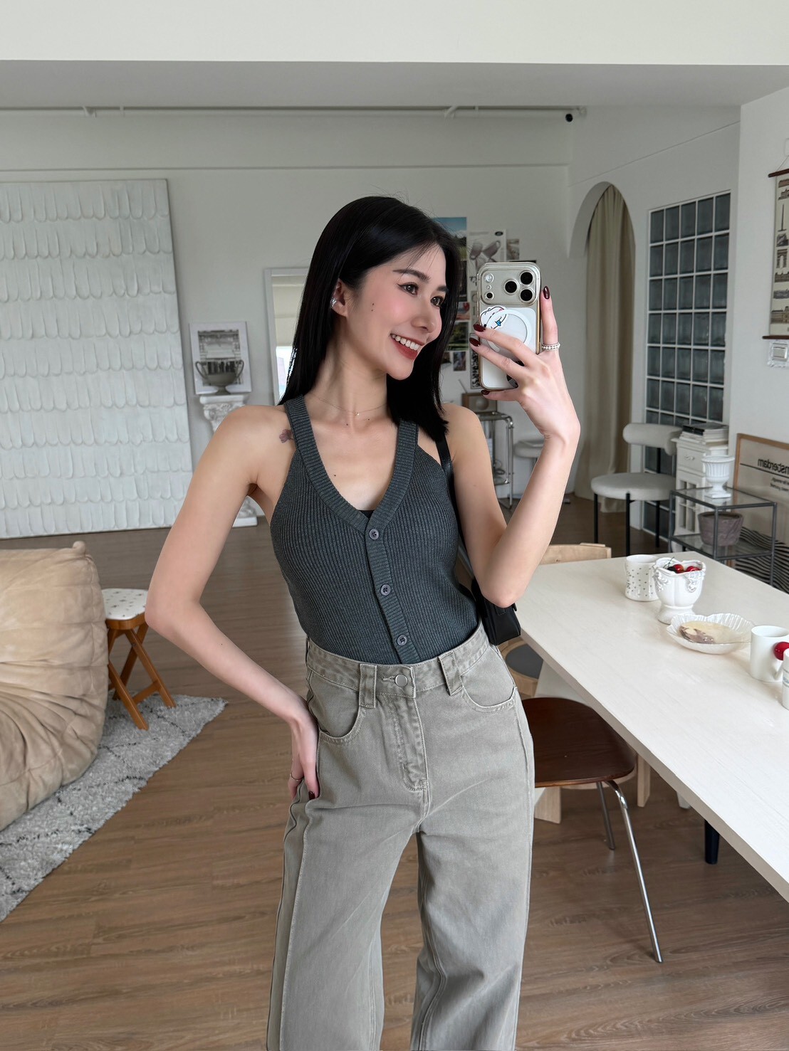 削肩坑條排釦針織背心