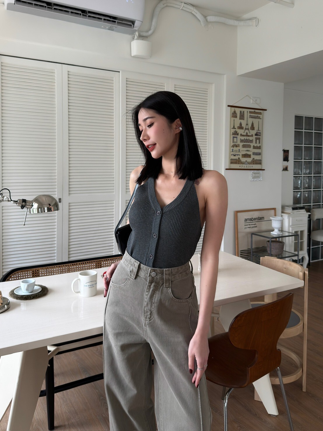 削肩坑條排釦針織背心