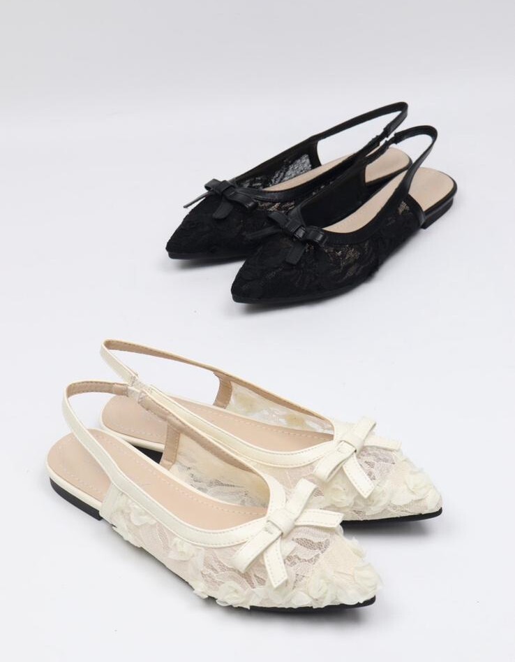 RN40  偏細  SIZE:230-250 $439 (一口價)