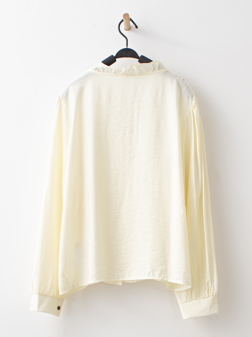 輕甜荷葉小立領刺繡壓褶開襟襯衫