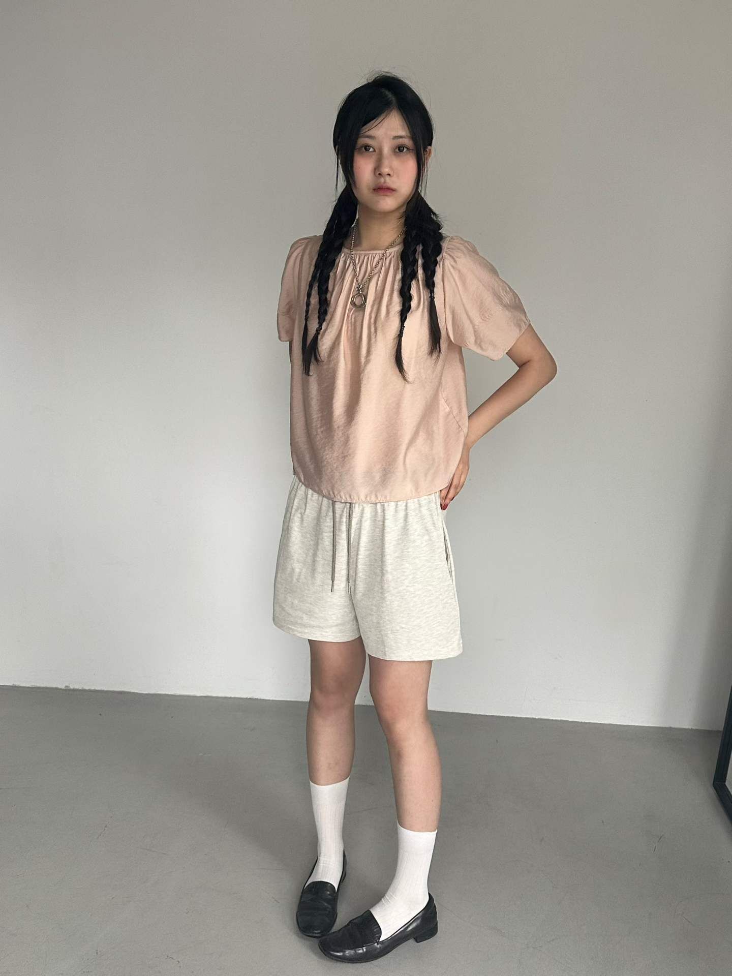 PN6122 光澤混絲抓皺上衣