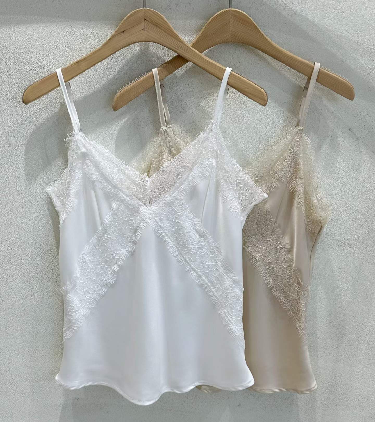 SU6106 蕾絲包邊V領吊帶背心