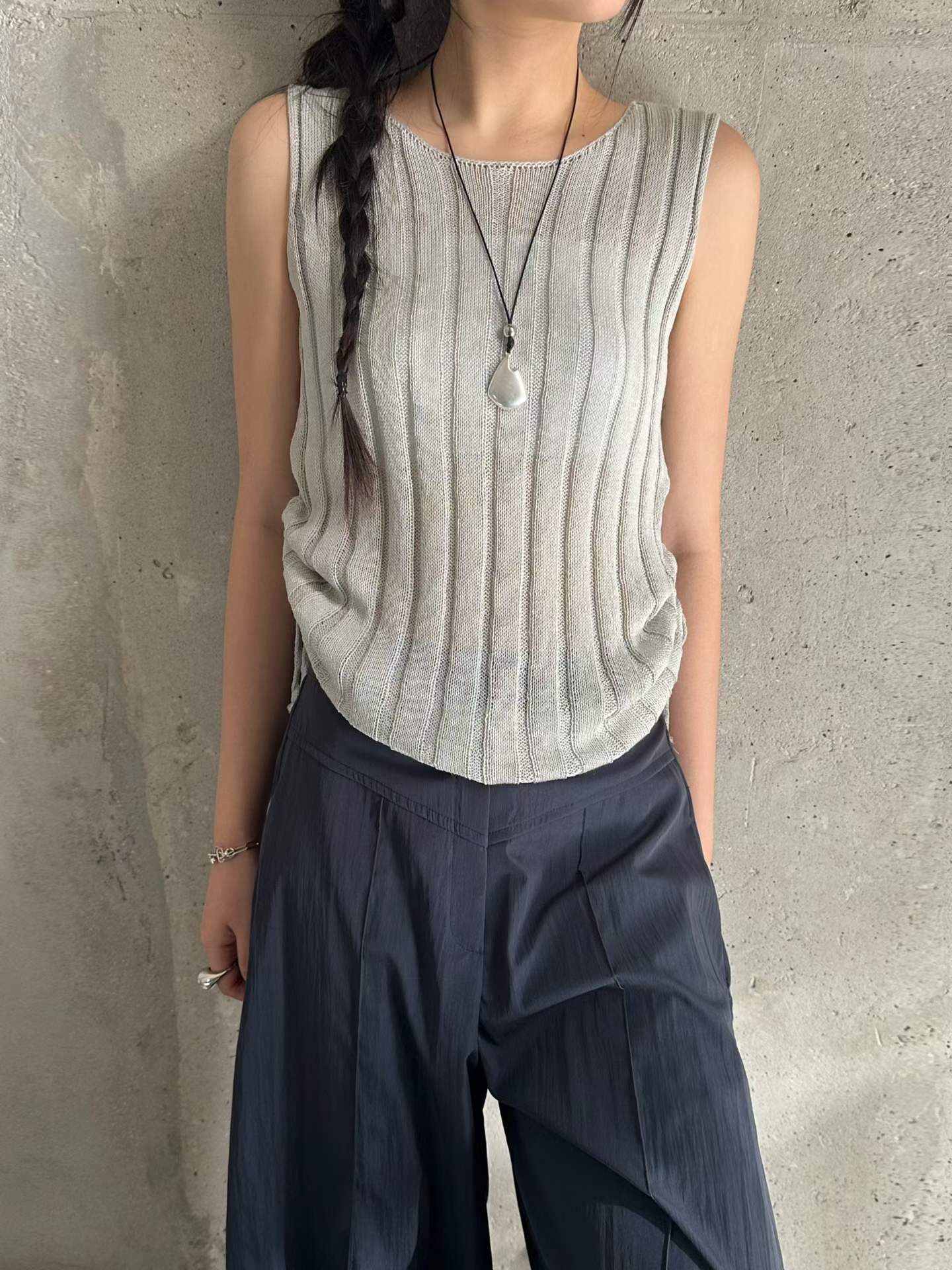 PN6126 坑紋針織背心