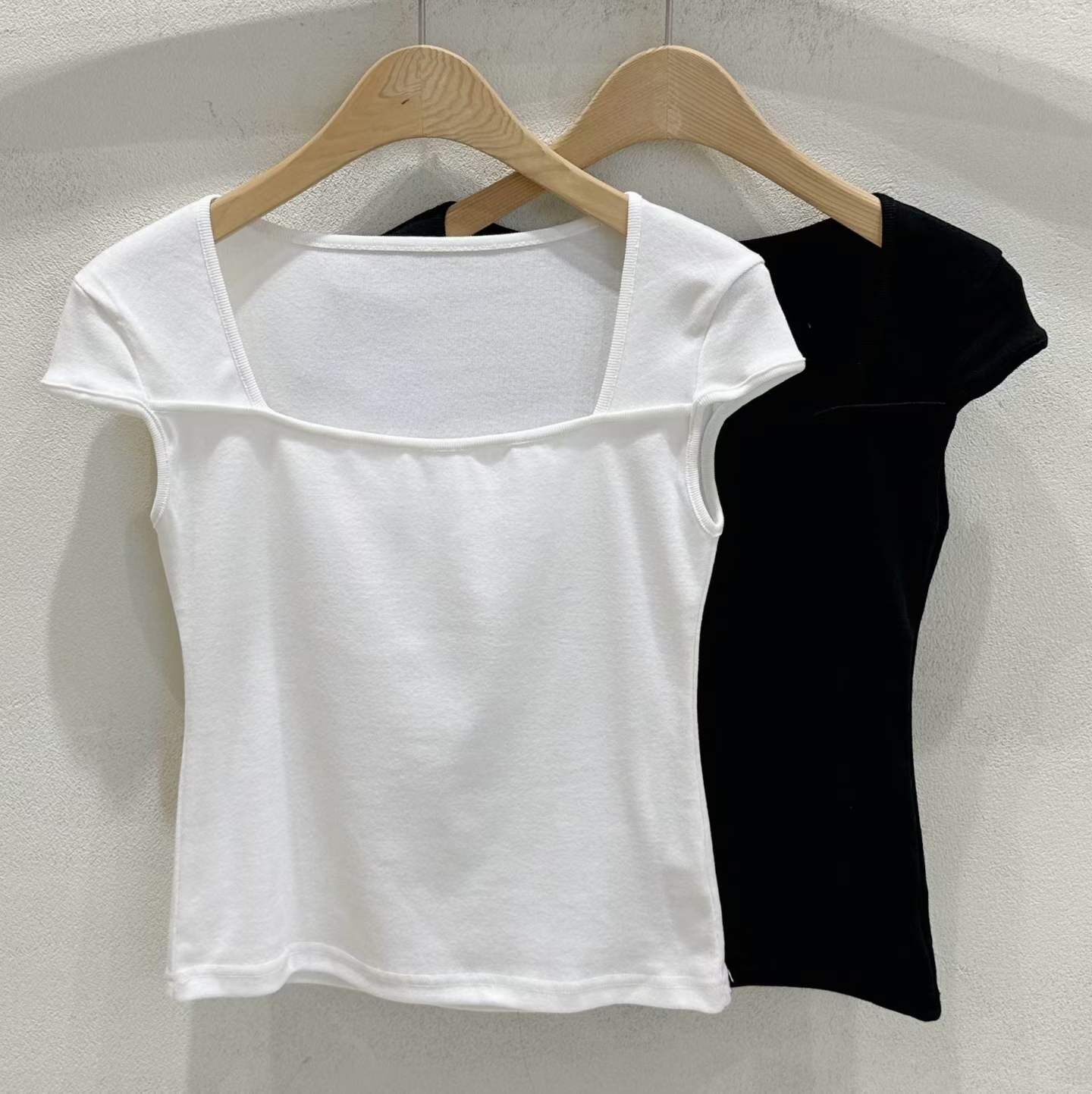 SU6108 捲捲邊方領飛飛袖上衣