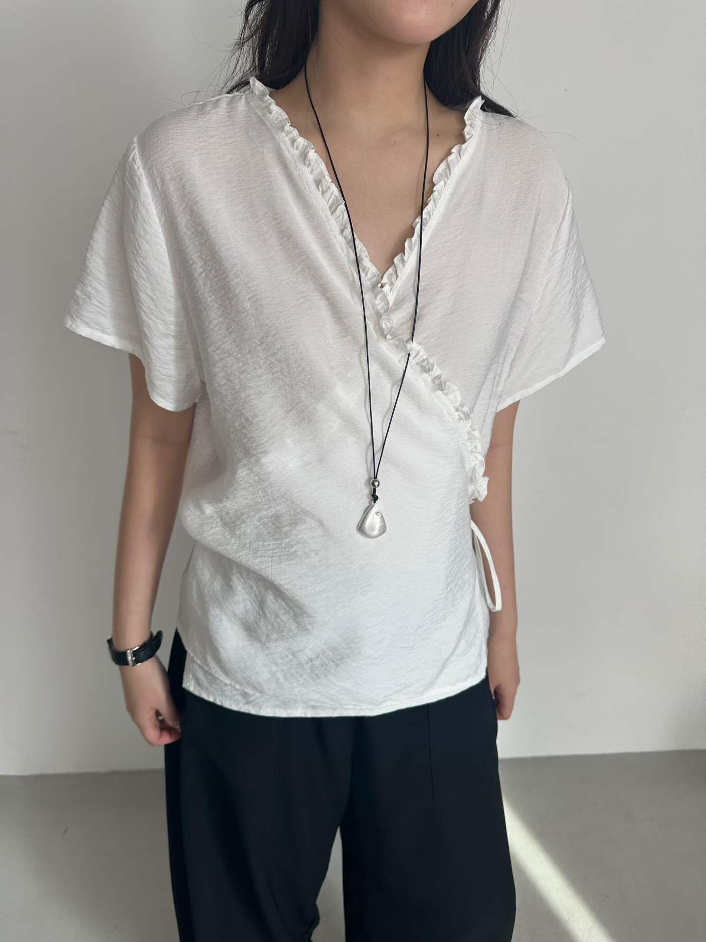 PN6136 荷葉花邊綁繩上衣