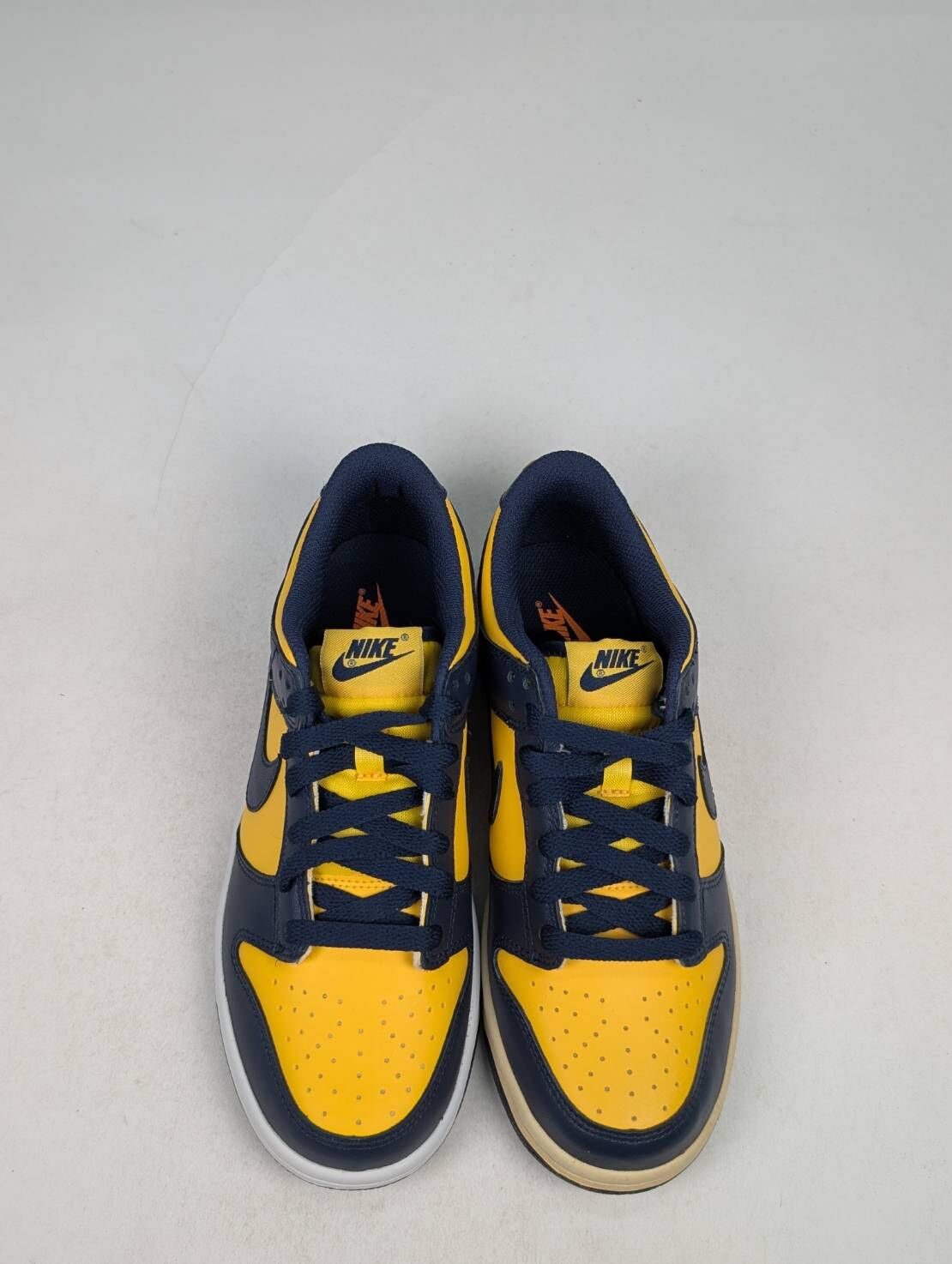 微瑕疵-左腳中底嚴重泛黃&右腳中底輕微泛黃CW1590-700/5.5Y Nike Dunk Low GS '' Michigan '' 密歇根藍黃 女款