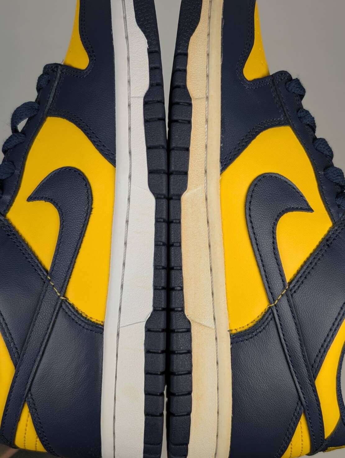 微瑕疵-左腳中底嚴重泛黃&右腳中底輕微泛黃CW1590-700/5.5Y Nike Dunk Low GS '' Michigan '' 密歇根藍黃 女款