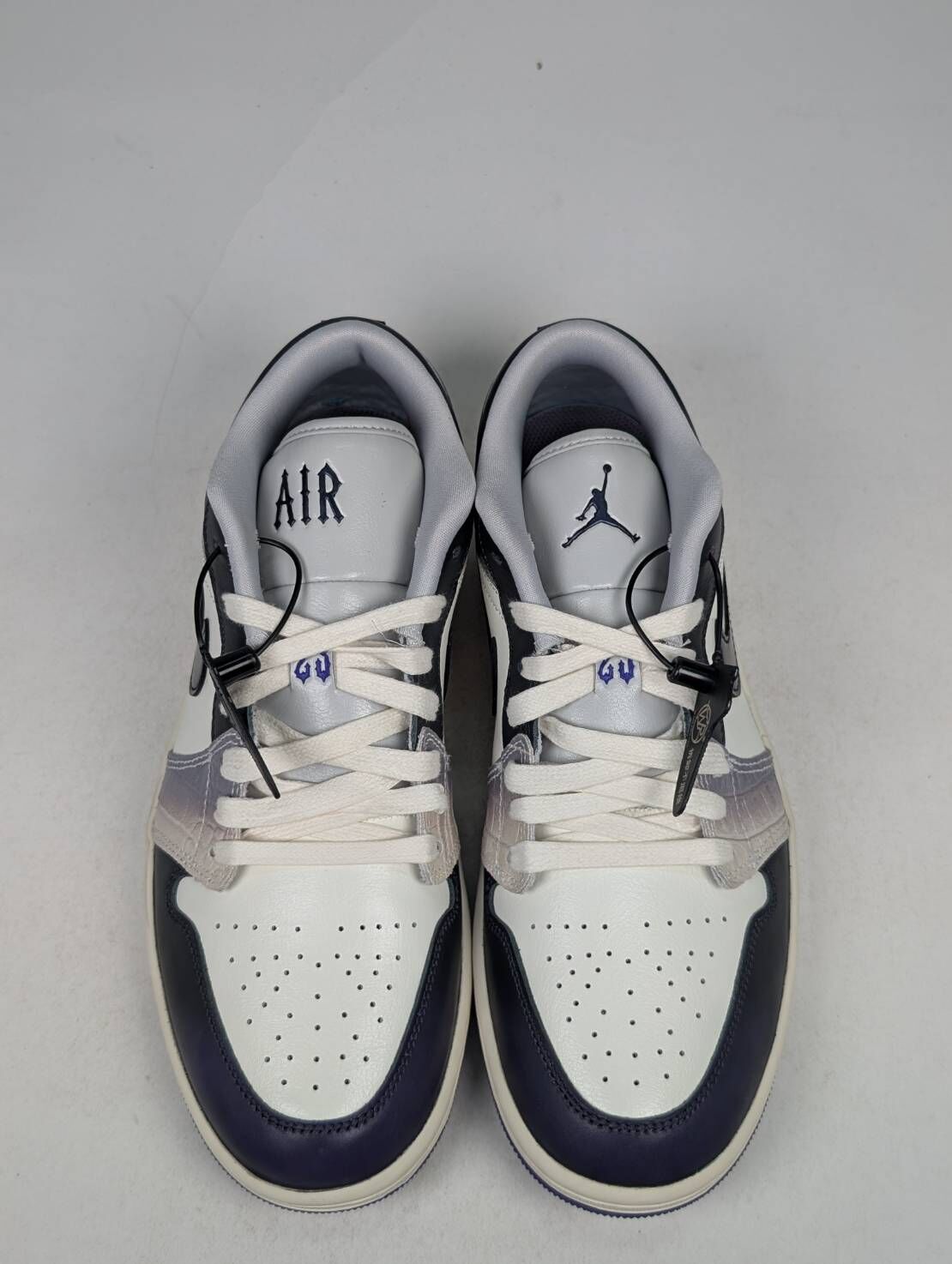 微瑕疵-左右腳中底發黃、後跟染色 HF5759-101/10.5 Air Jordan 1 Low SEPunk Rock