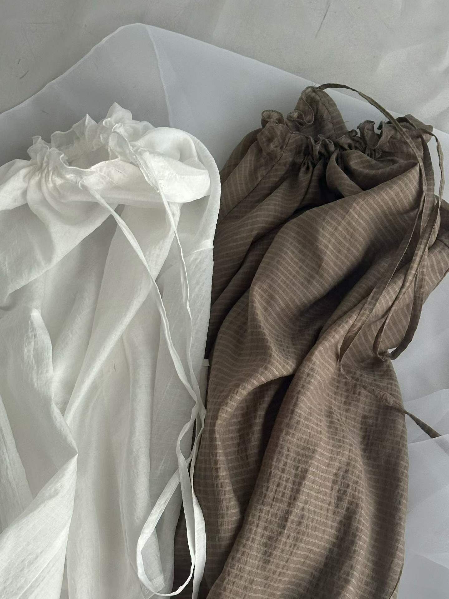 PN6145 暗格紋抽繩花邊上衣