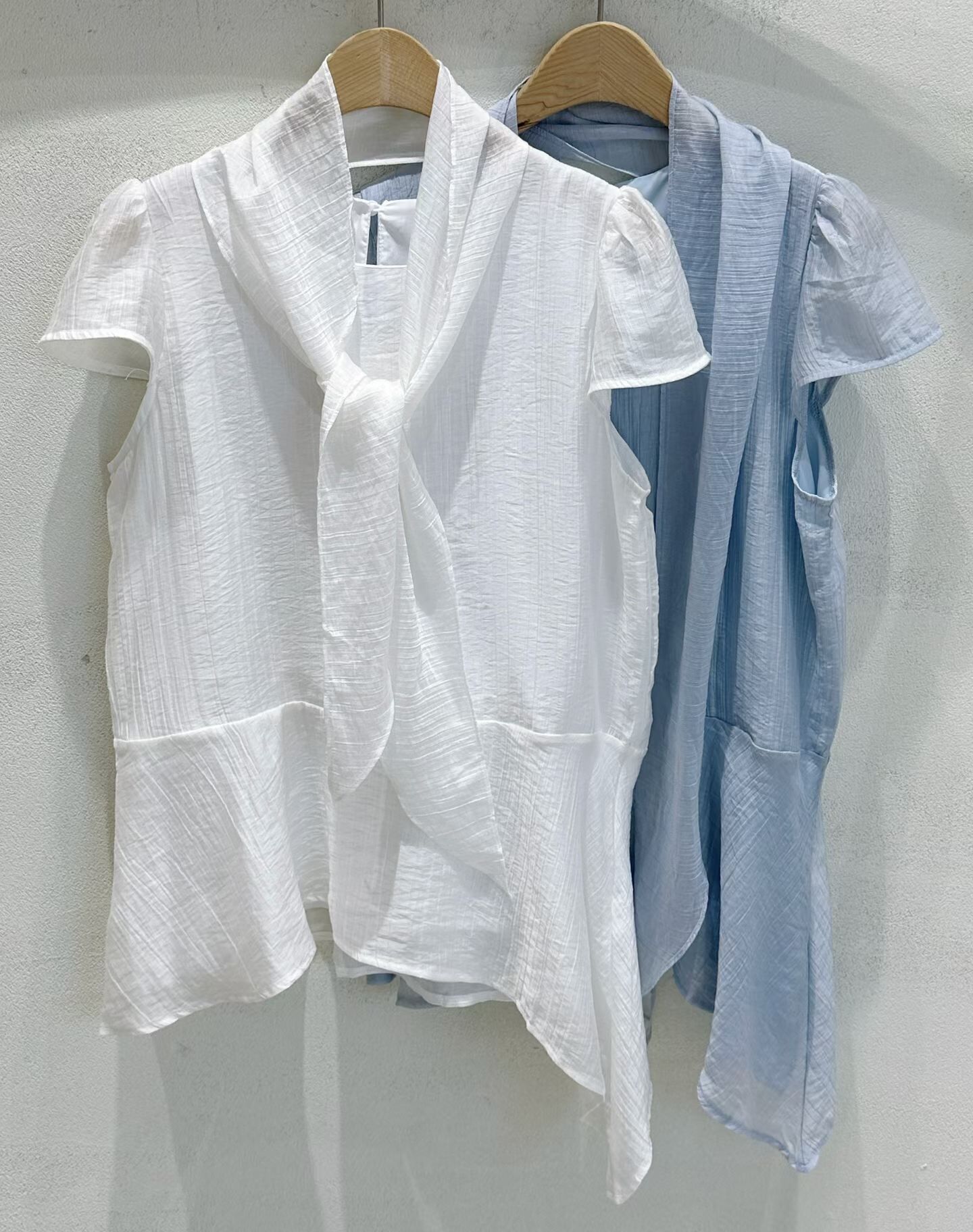 SU6126 小領巾飄逸飛飛袖上衣