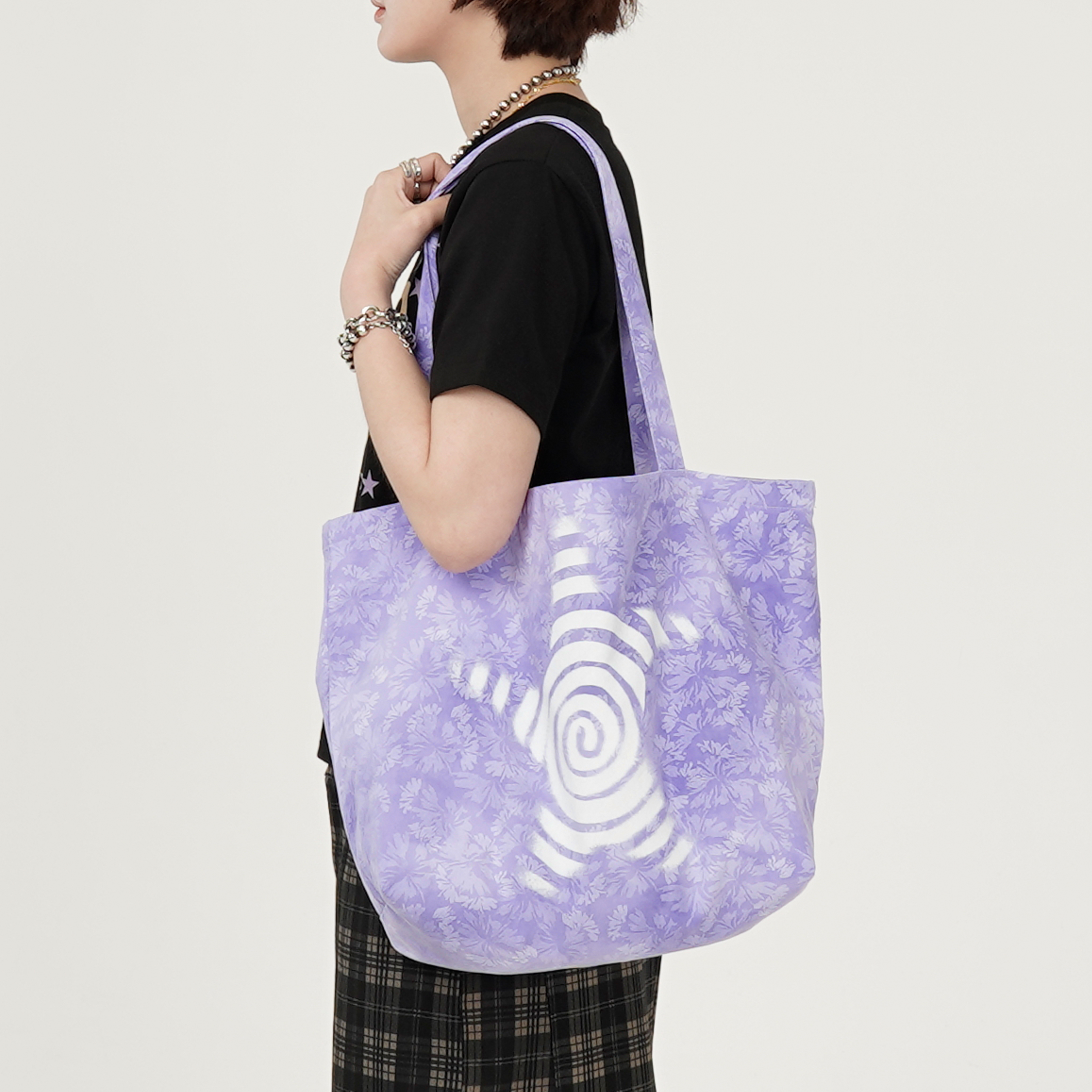 WEBHOUSE Twister Star Tote Bag - 26HS