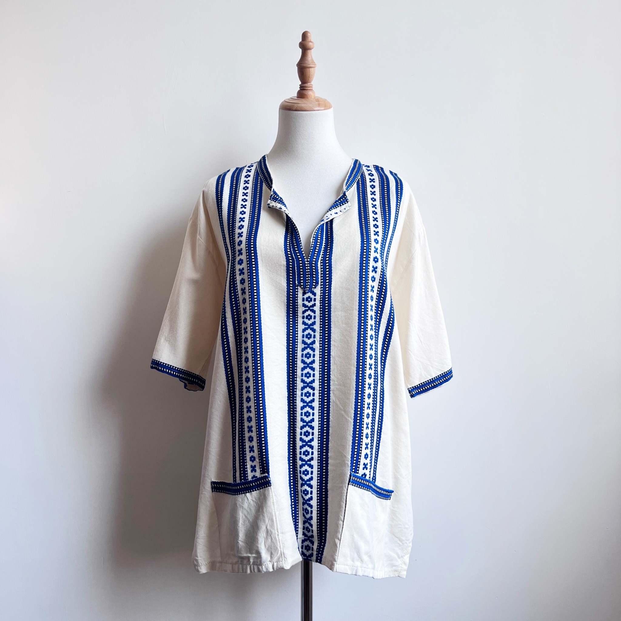 希臘製藍紋刺繡棉麻上衣