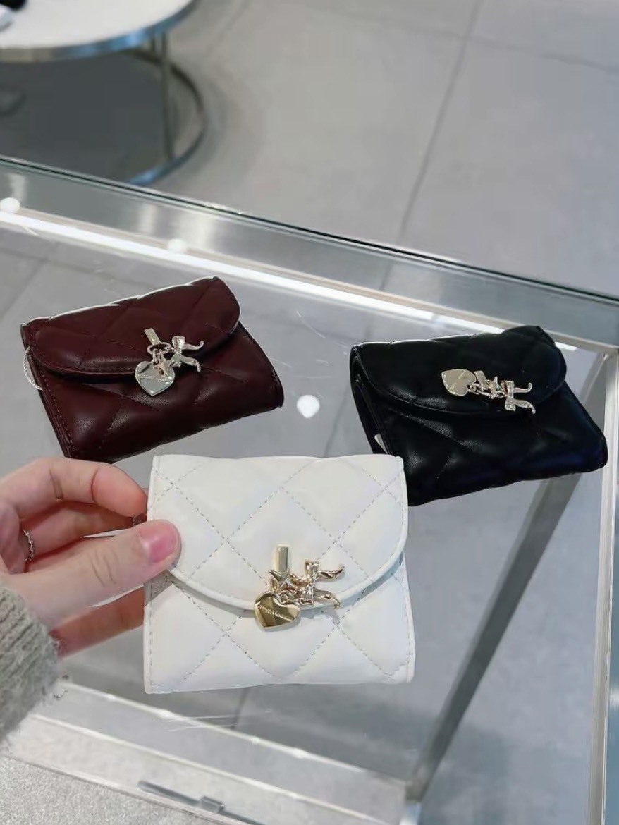 （預購）Charles & Keith 小CK Arrietty 金屬造型釦短夾 錢包