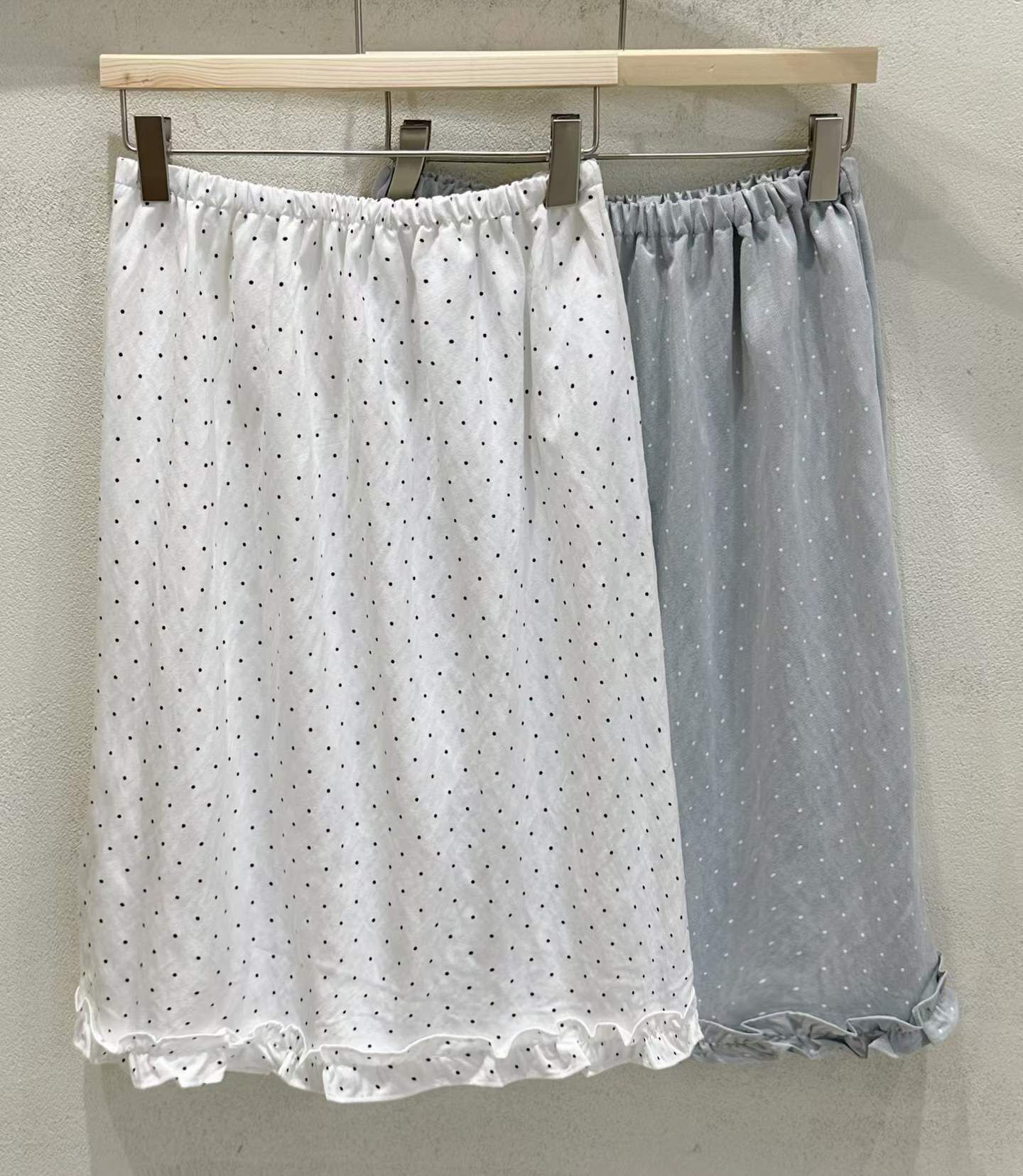 SU6136 橡筋腰波點荷葉花邊半身裙